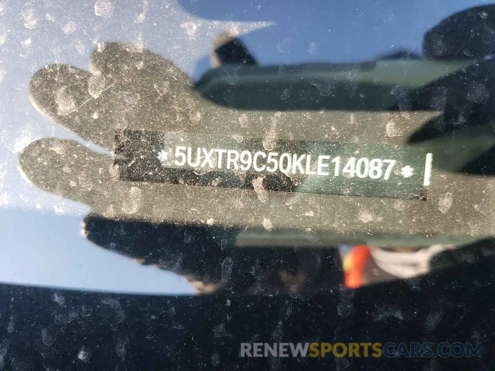 10 Photograph of a damaged car 5UXTR9C50KLE14087 BMW X3 2019