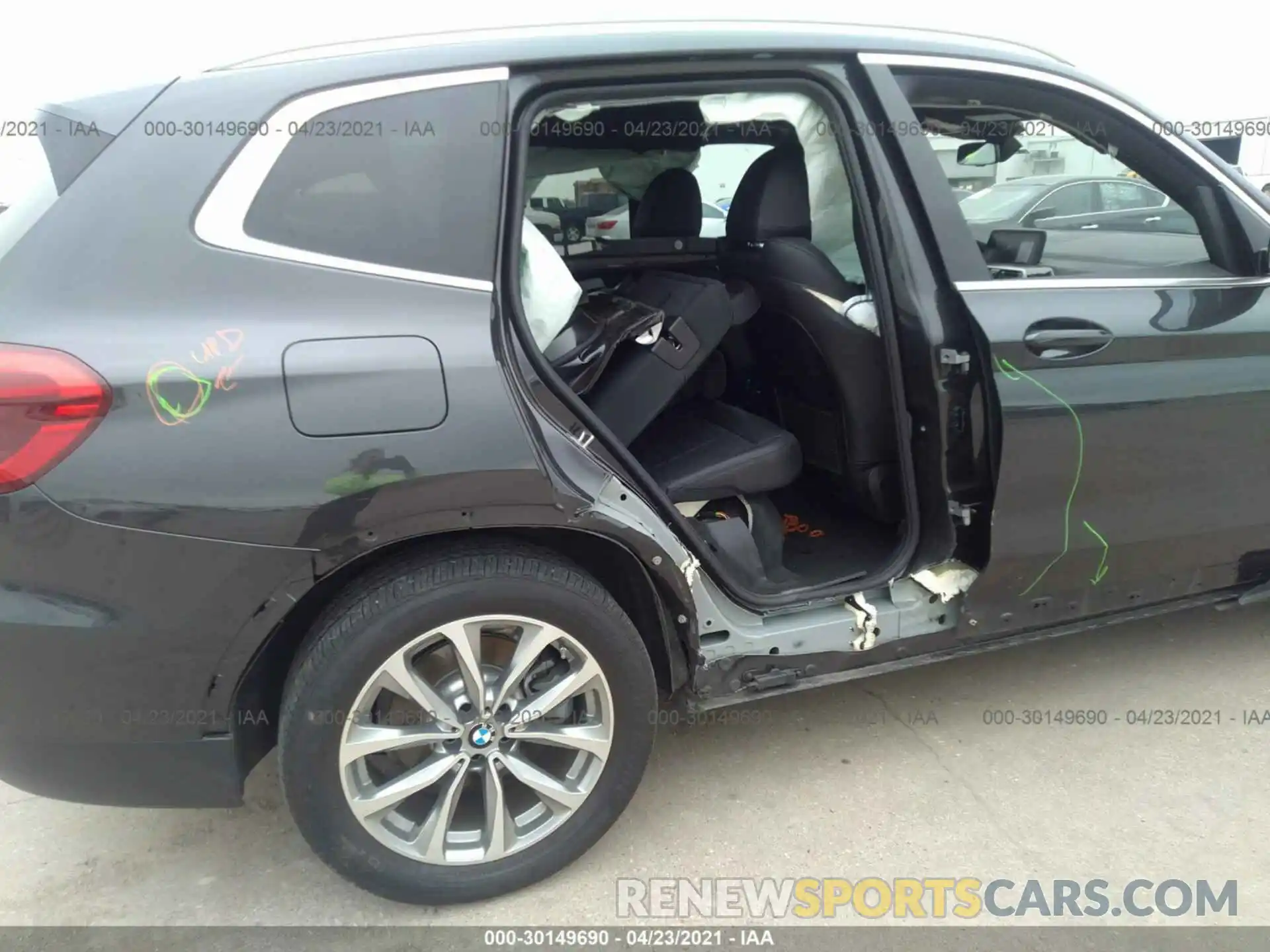 6 Photograph of a damaged car 5UXTR9C50KLE14333 BMW X3 2019