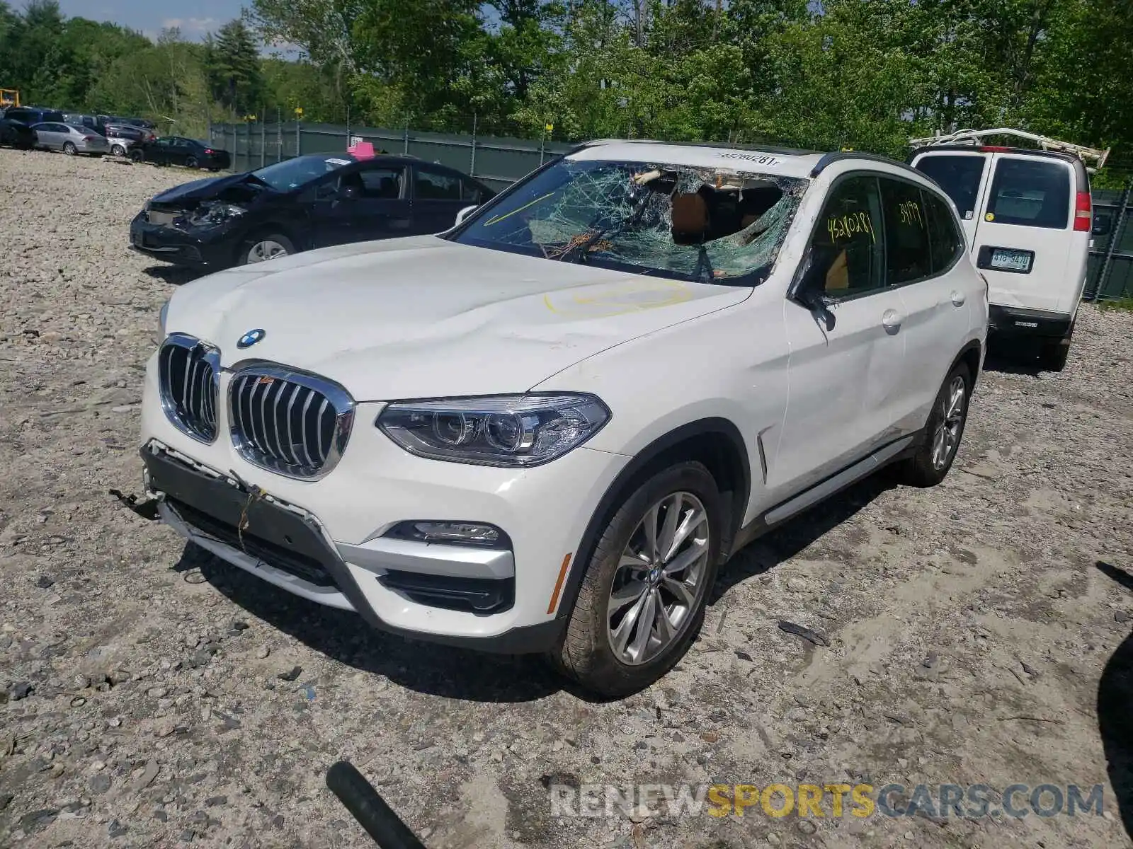 2 Фотография поврежденного автомобиля 5UXTR9C50KLE17944 BMW X3 2019