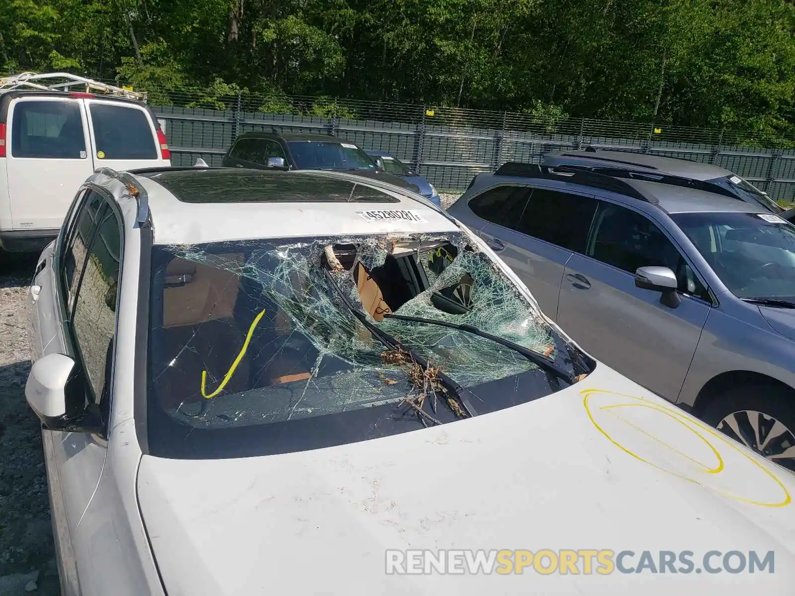 9 Photograph of a damaged car 5UXTR9C50KLE17944 BMW X3 2019