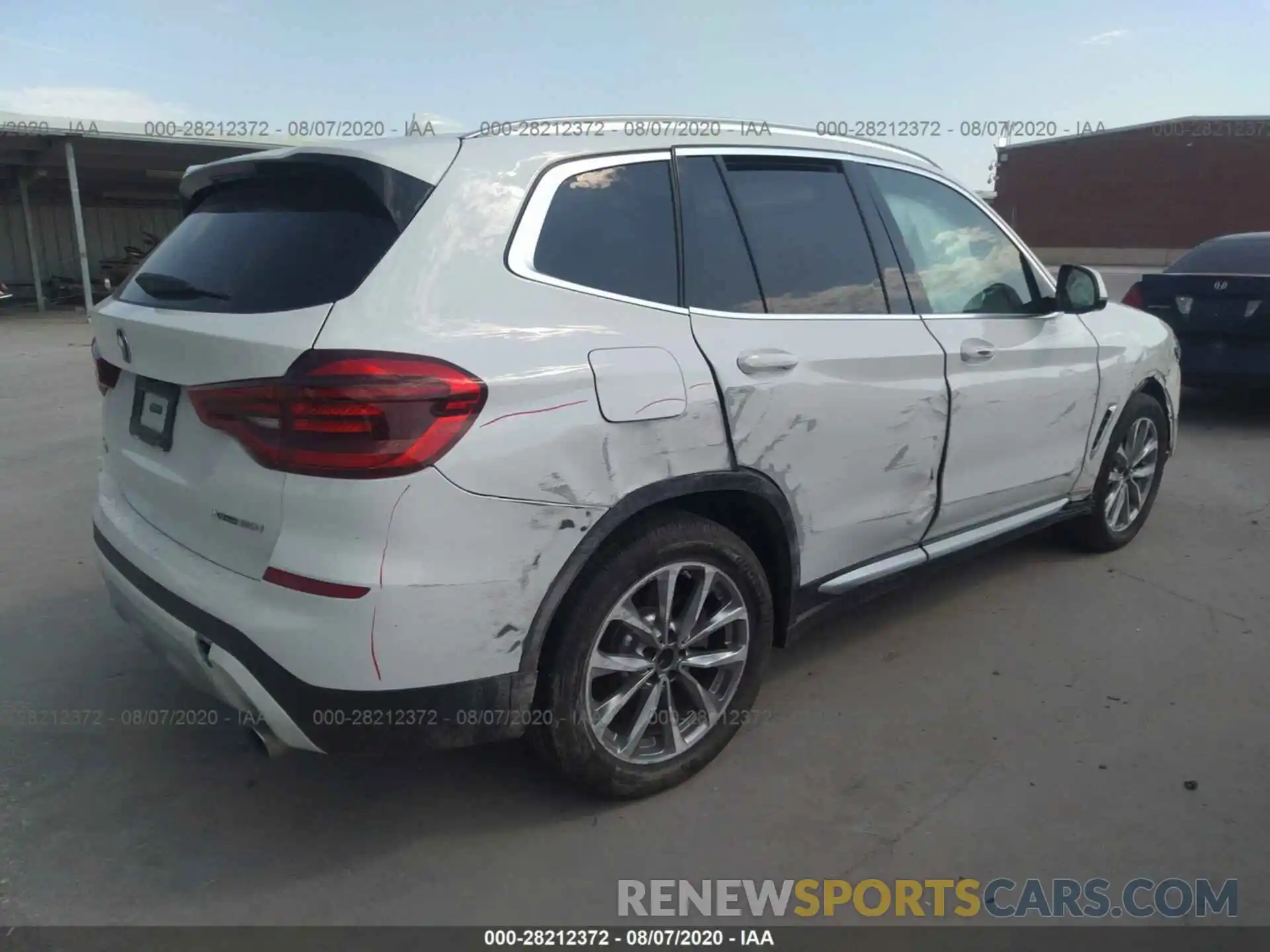 4 Photograph of a damaged car 5UXTR9C50KLE20357 BMW X3 2019