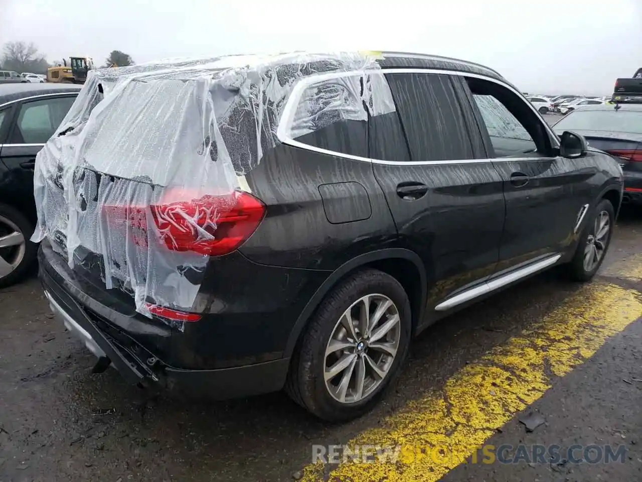 4 Photograph of a damaged car 5UXTR9C50KLP77132 BMW X3 2019