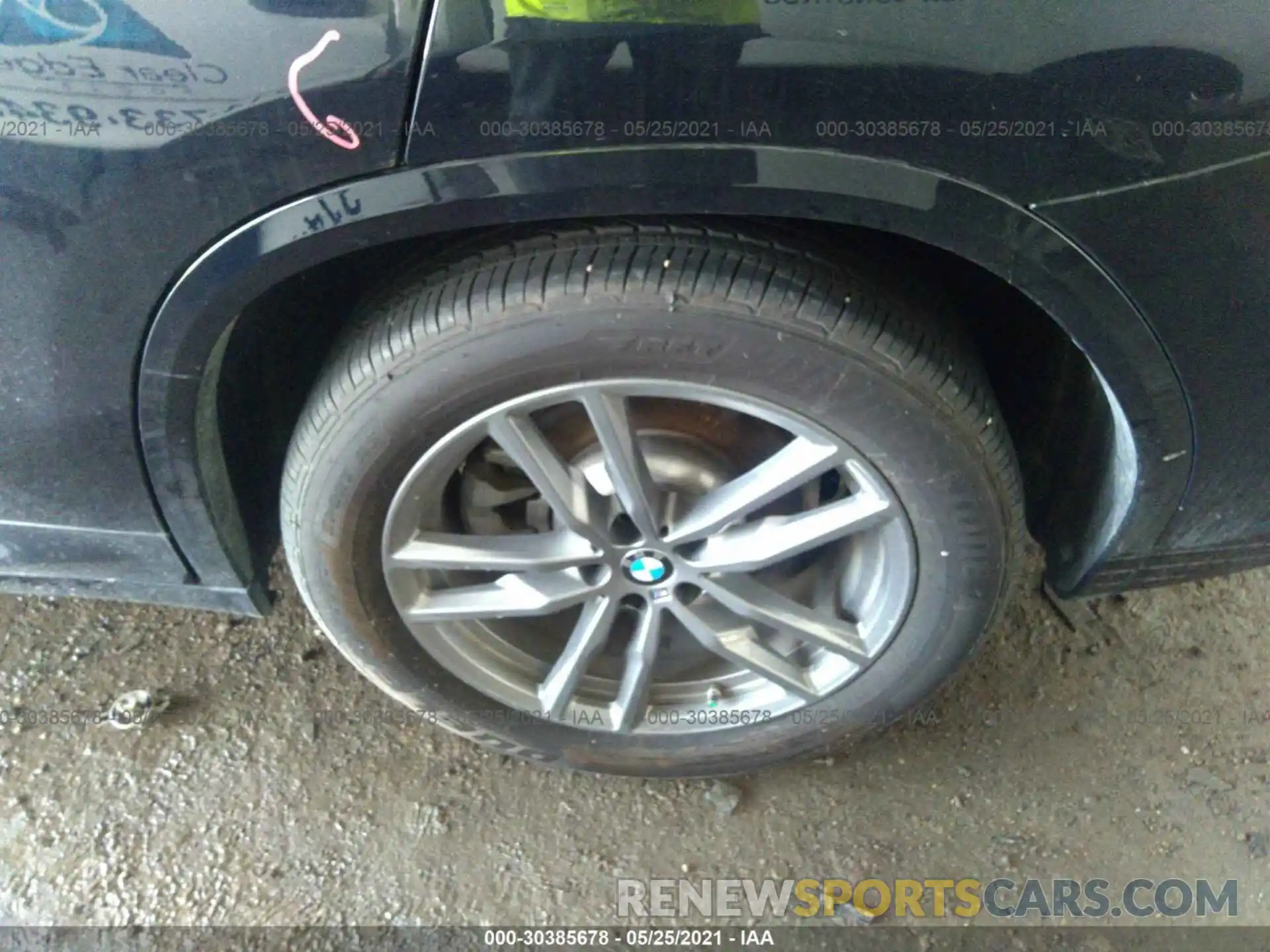 13 Photograph of a damaged car 5UXTR9C50KLP82704 BMW X3 2019