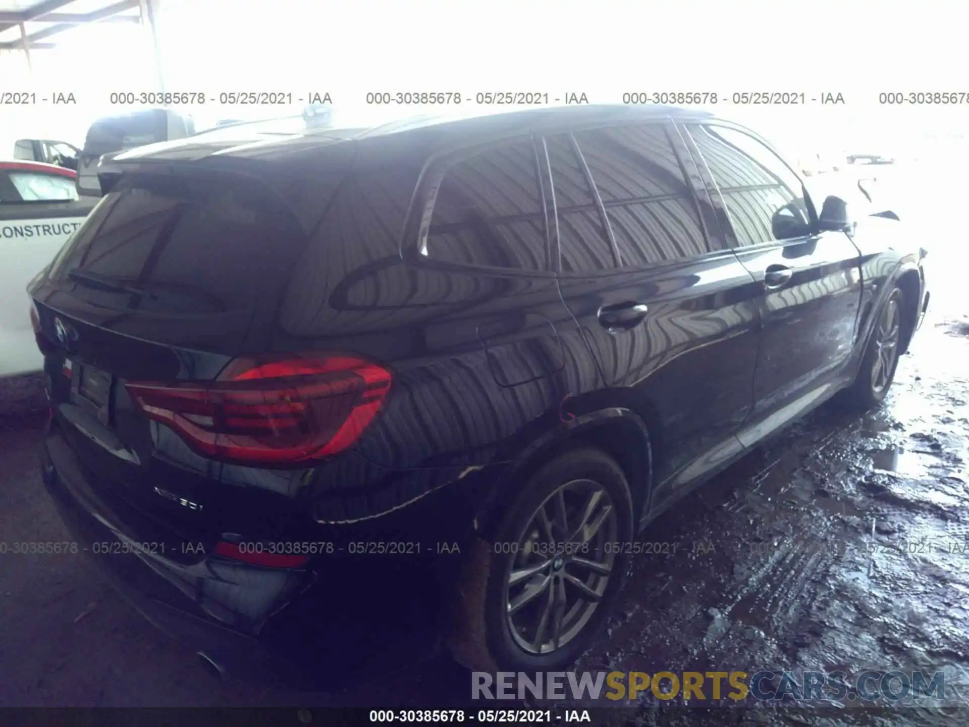 4 Photograph of a damaged car 5UXTR9C50KLP82704 BMW X3 2019