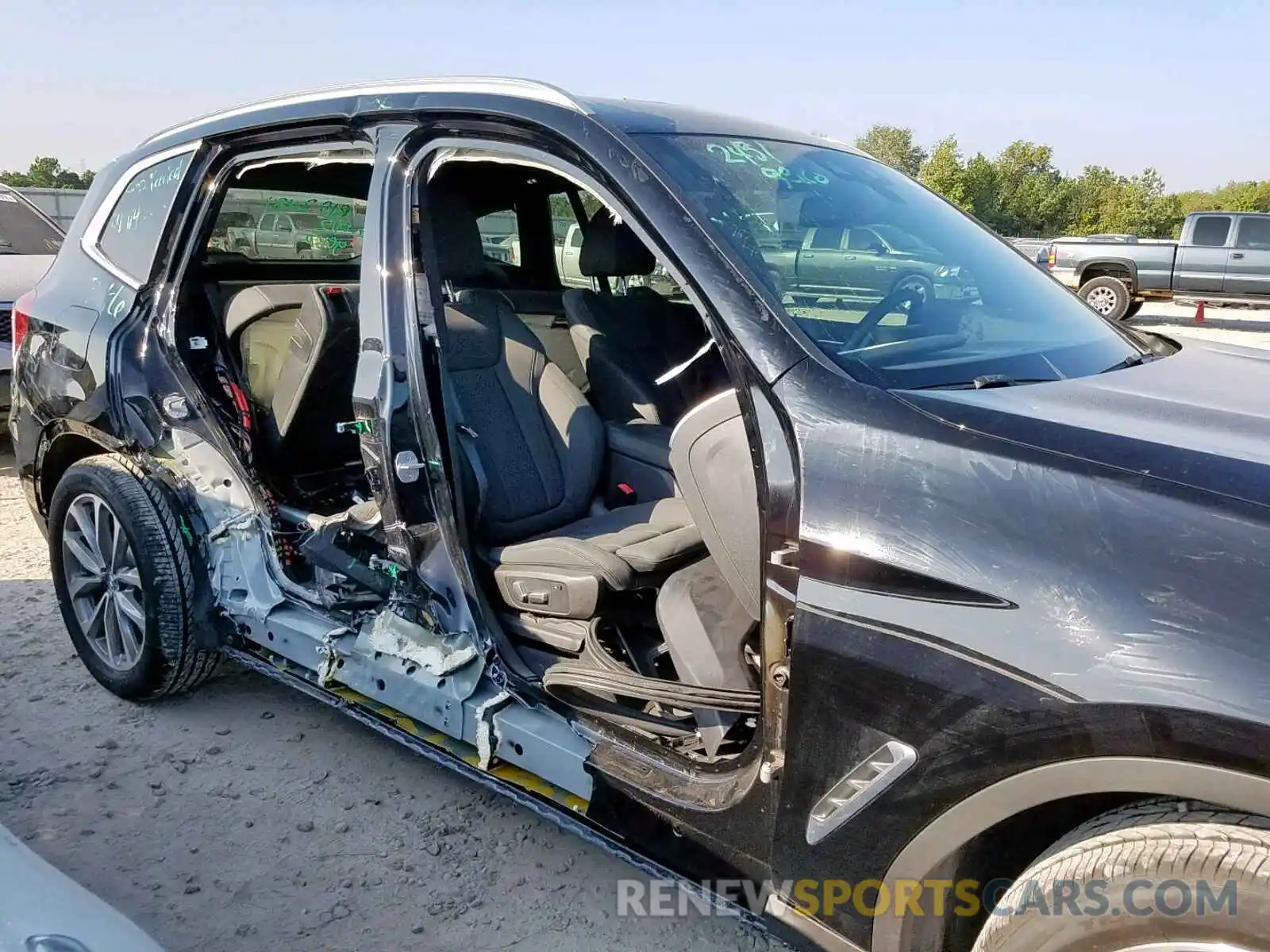 9 Photograph of a damaged car 5UXTR9C50KLP83688 BMW X3 2019