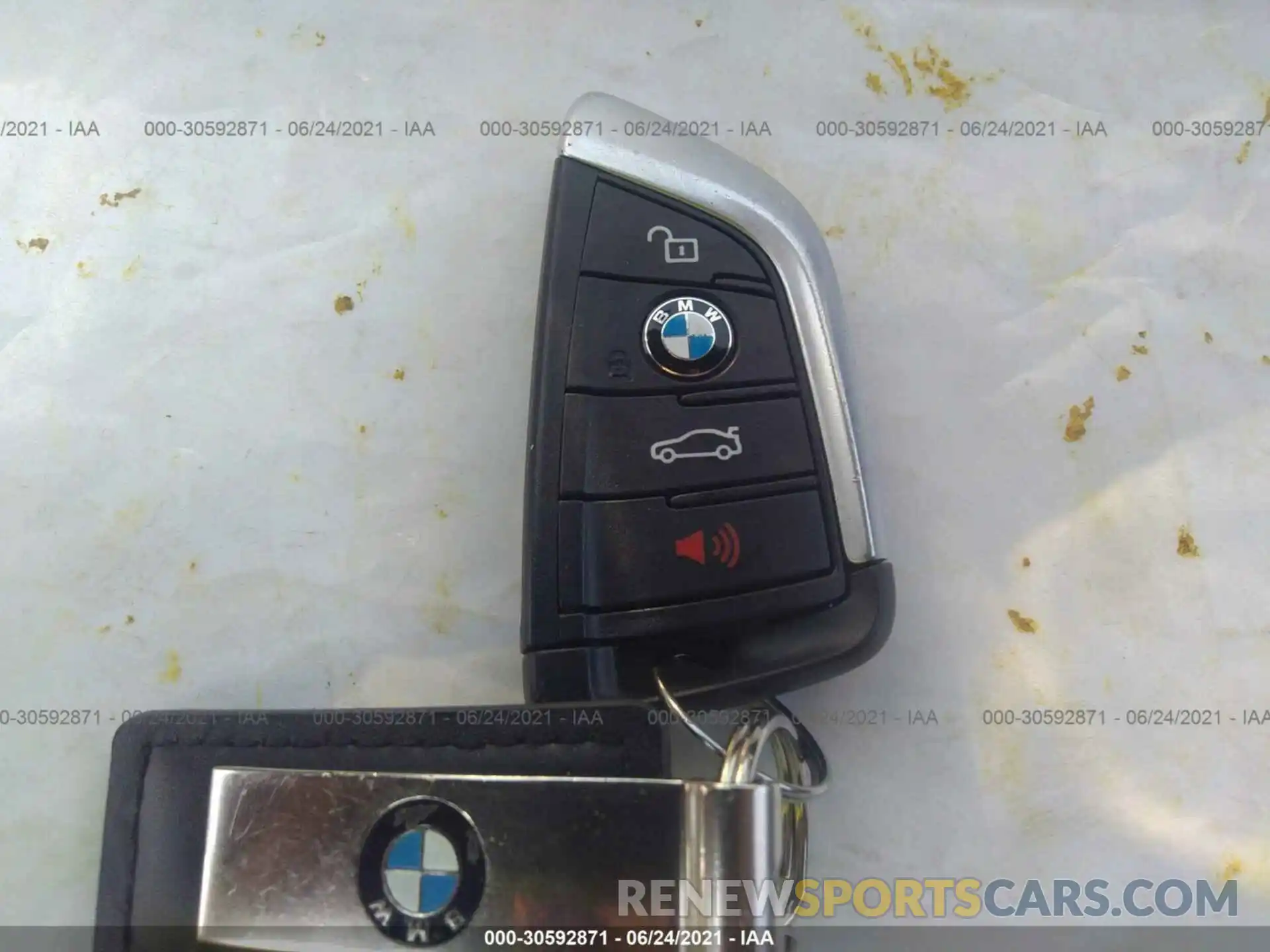 11 Photograph of a damaged car 5UXTR9C50KLP90107 BMW X3 2019