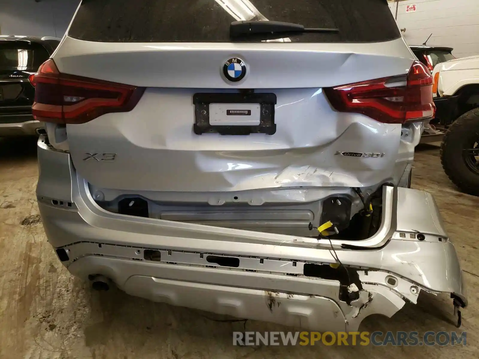 9 Photograph of a damaged car 5UXTR9C50KLP94139 BMW X3 2019