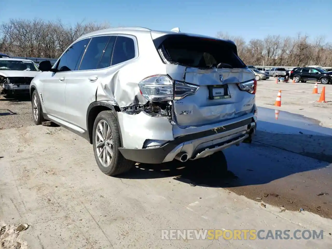 3 Photograph of a damaged car 5UXTR9C50KLR05918 BMW X3 2019