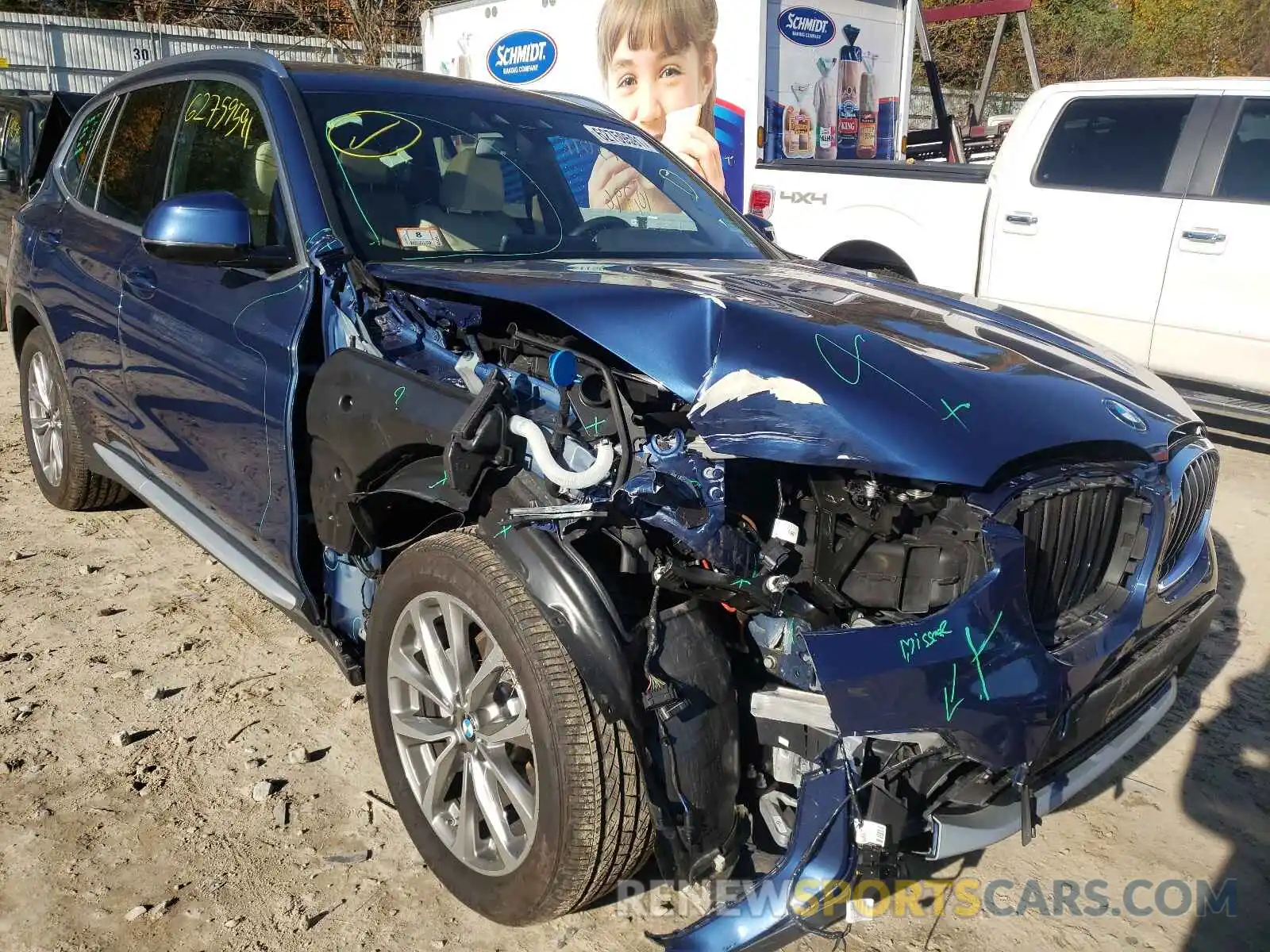 9 Photograph of a damaged car 5UXTR9C50KLR06681 BMW X3 2019