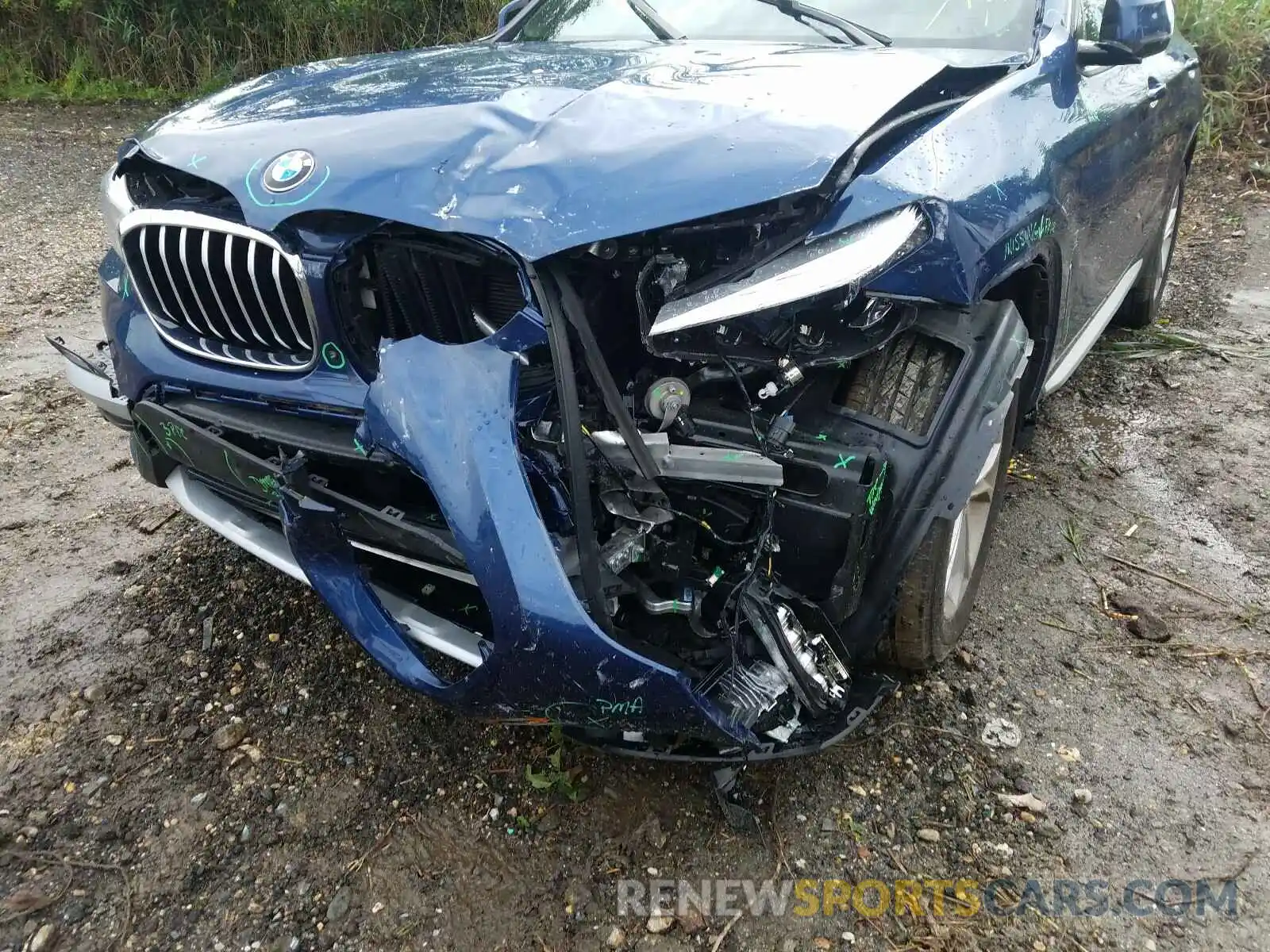 9 Photograph of a damaged car 5UXTR9C50KLR07569 BMW X3 2019