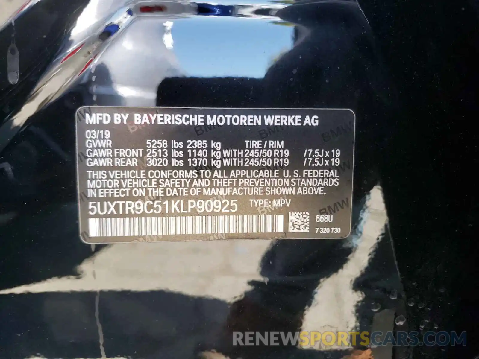 10 Photograph of a damaged car 5UXTR9C51KLP90925 BMW X3 2019