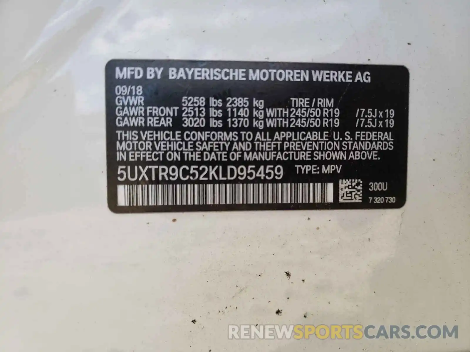 10 Photograph of a damaged car 5UXTR9C52KLD95459 BMW X3 2019