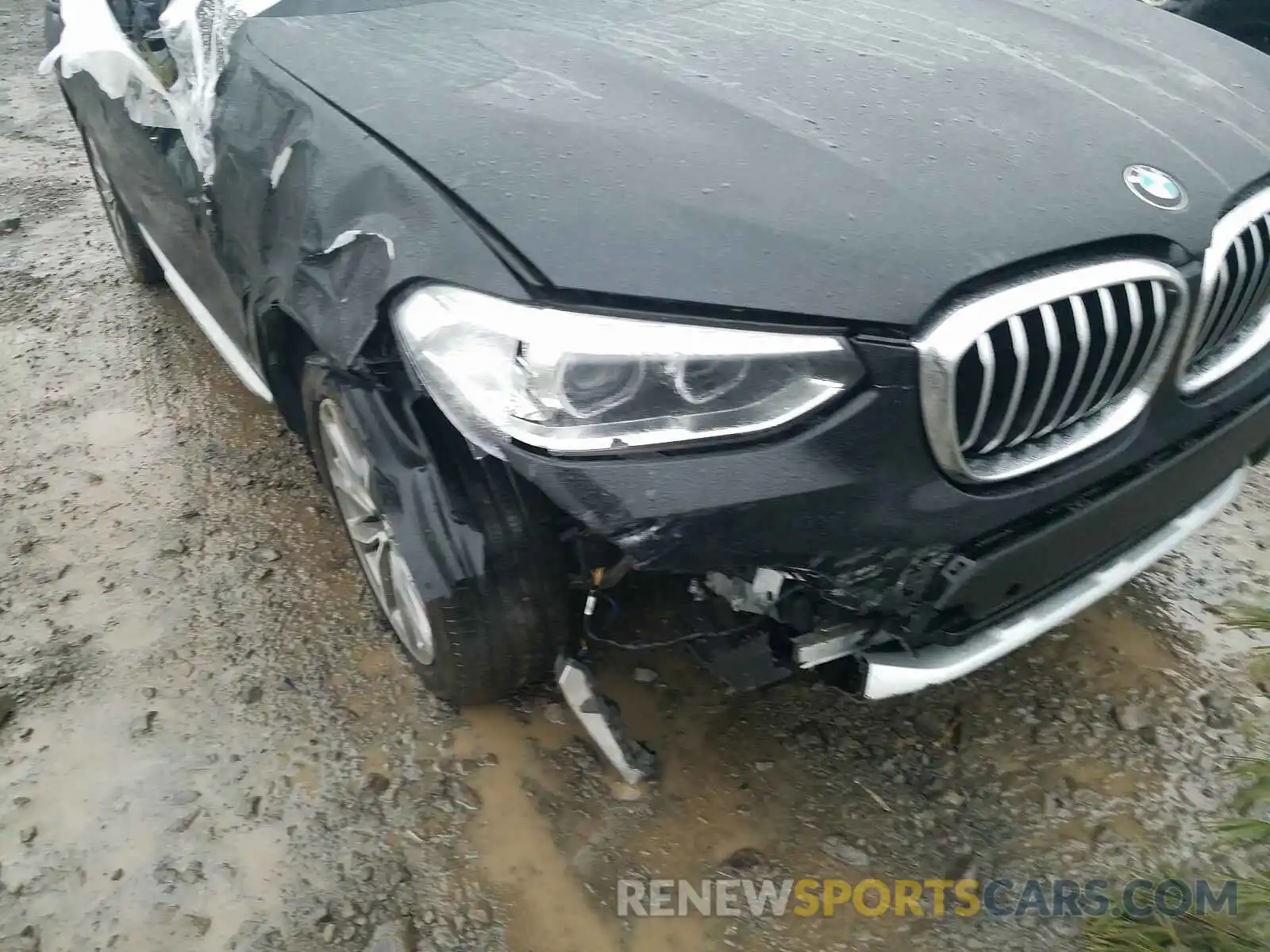 9 Photograph of a damaged car 5UXTR9C52KLD96367 BMW X3 2019