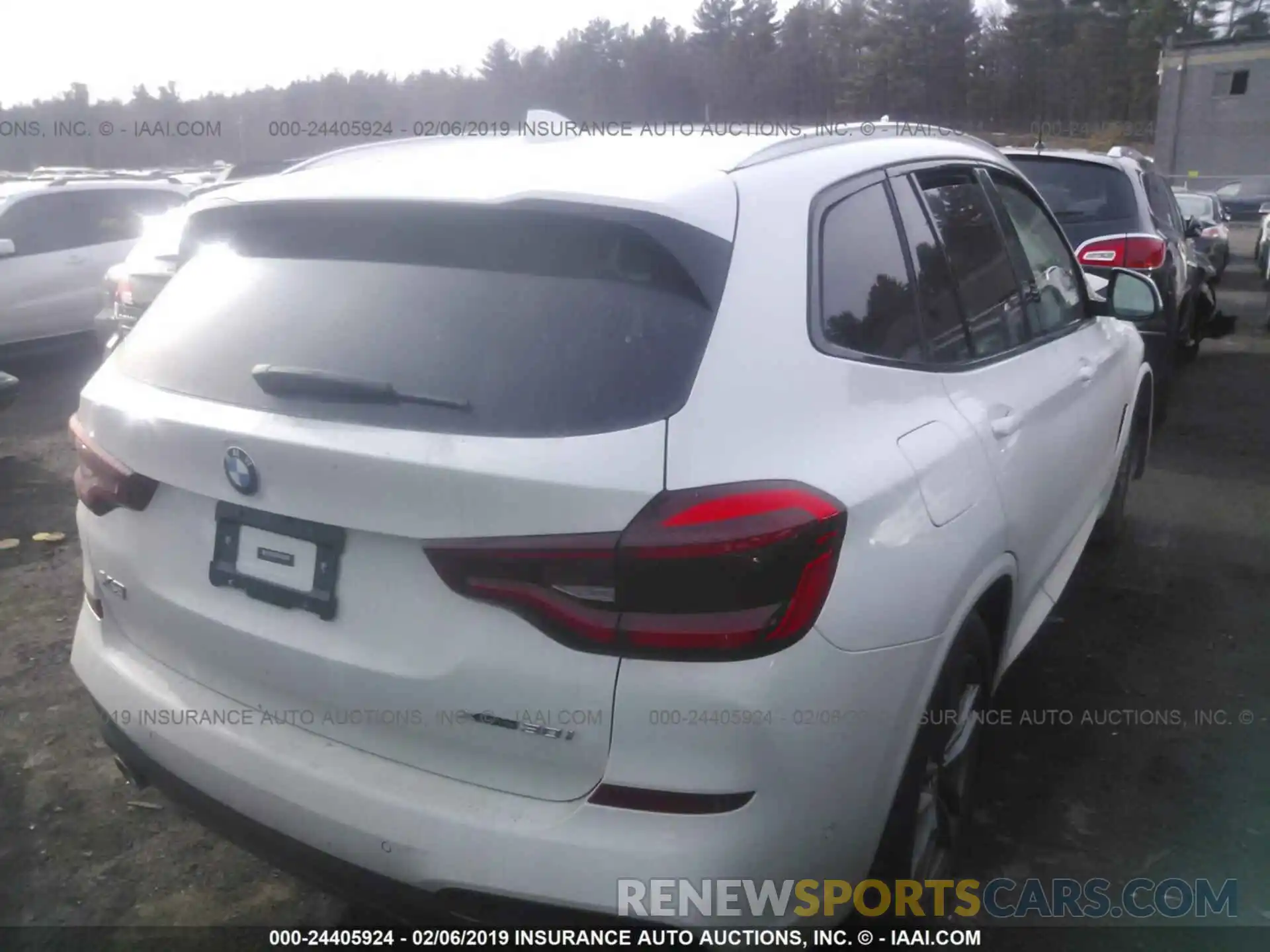 4 Photograph of a damaged car 5UXTR9C52KLD98636 BMW X3 2019