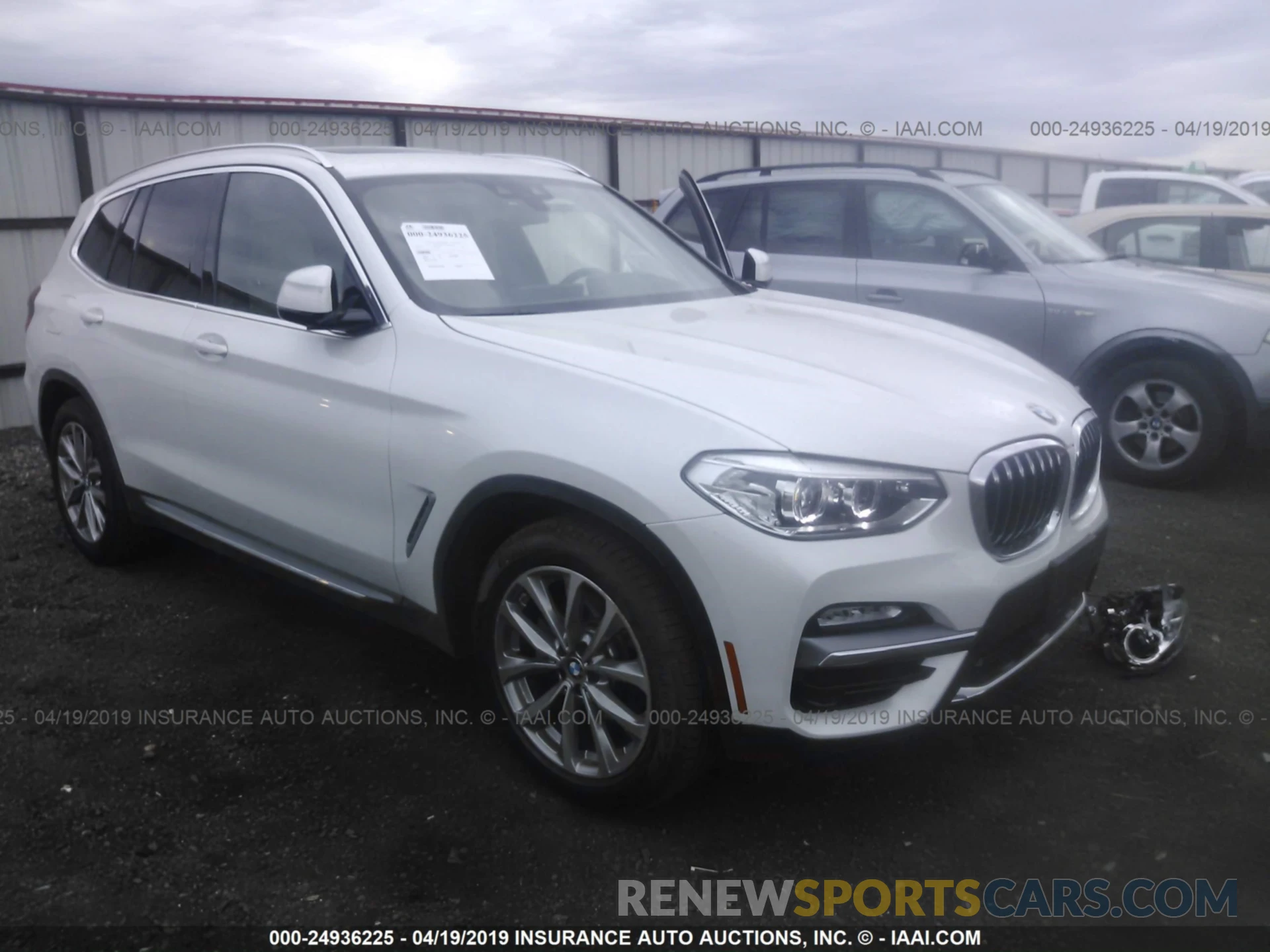 1 Фотография поврежденного автомобиля 5UXTR9C52KLE13071 BMW X3 2019