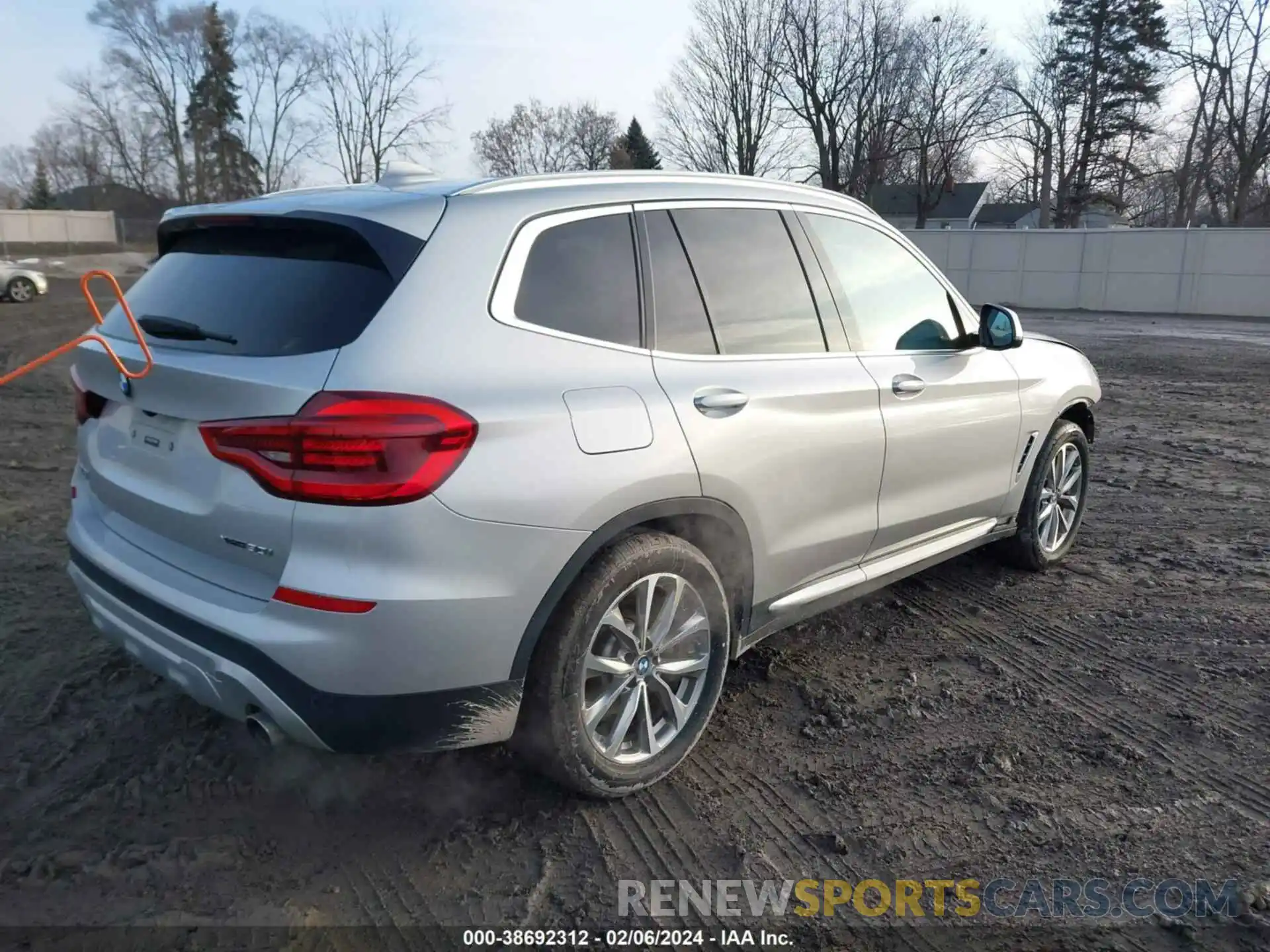 4 Photograph of a damaged car 5UXTR9C52KLE13328 BMW X3 2019