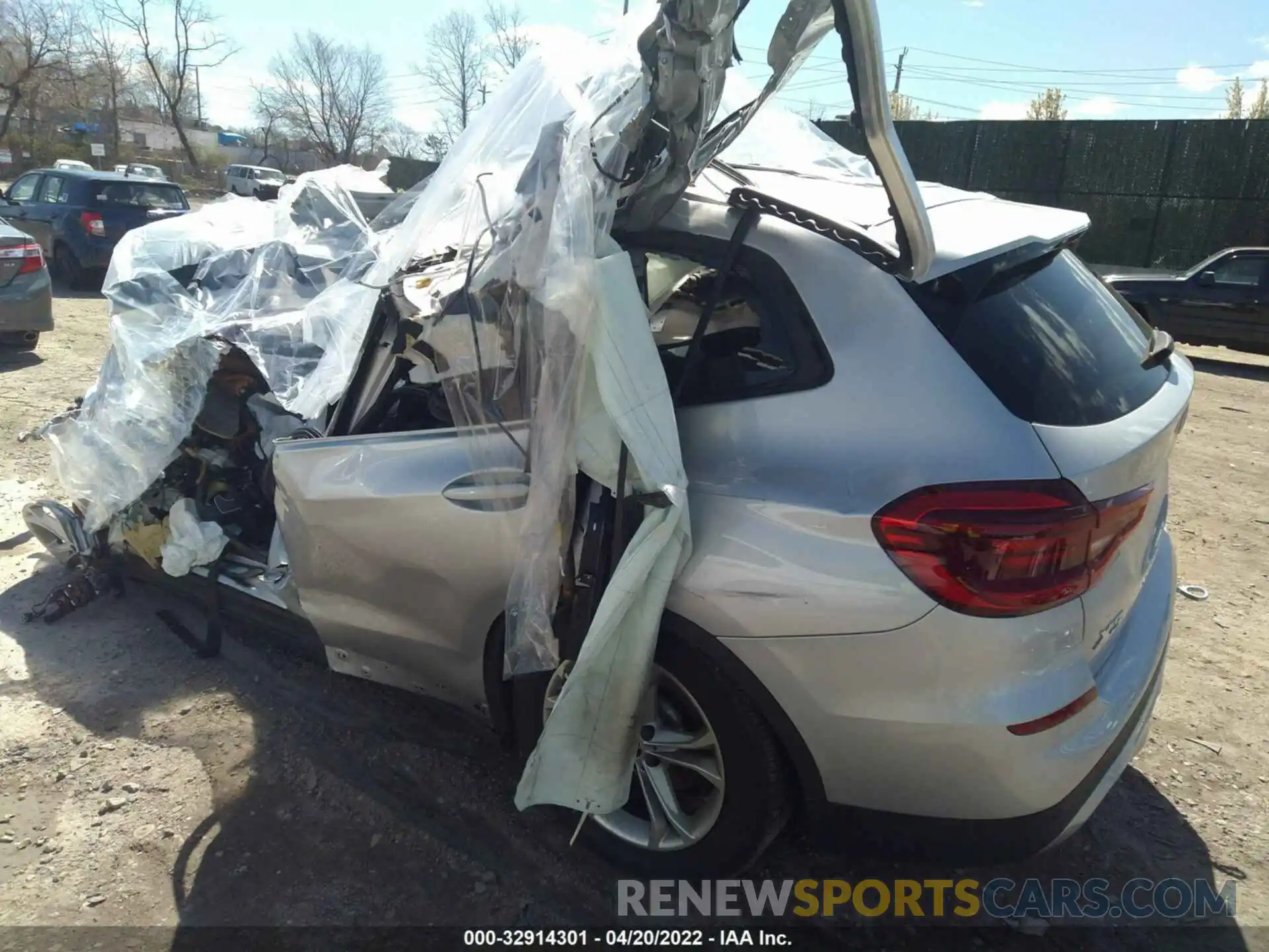 3 Photograph of a damaged car 5UXTR9C52KLE21896 BMW X3 2019