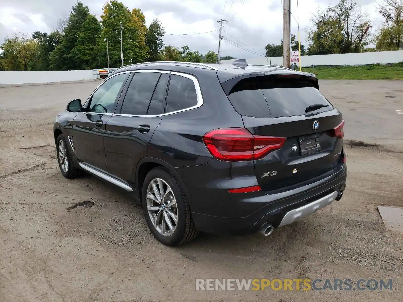 3 Photograph of a damaged car 5UXTR9C52KLP87984 BMW X3 2019