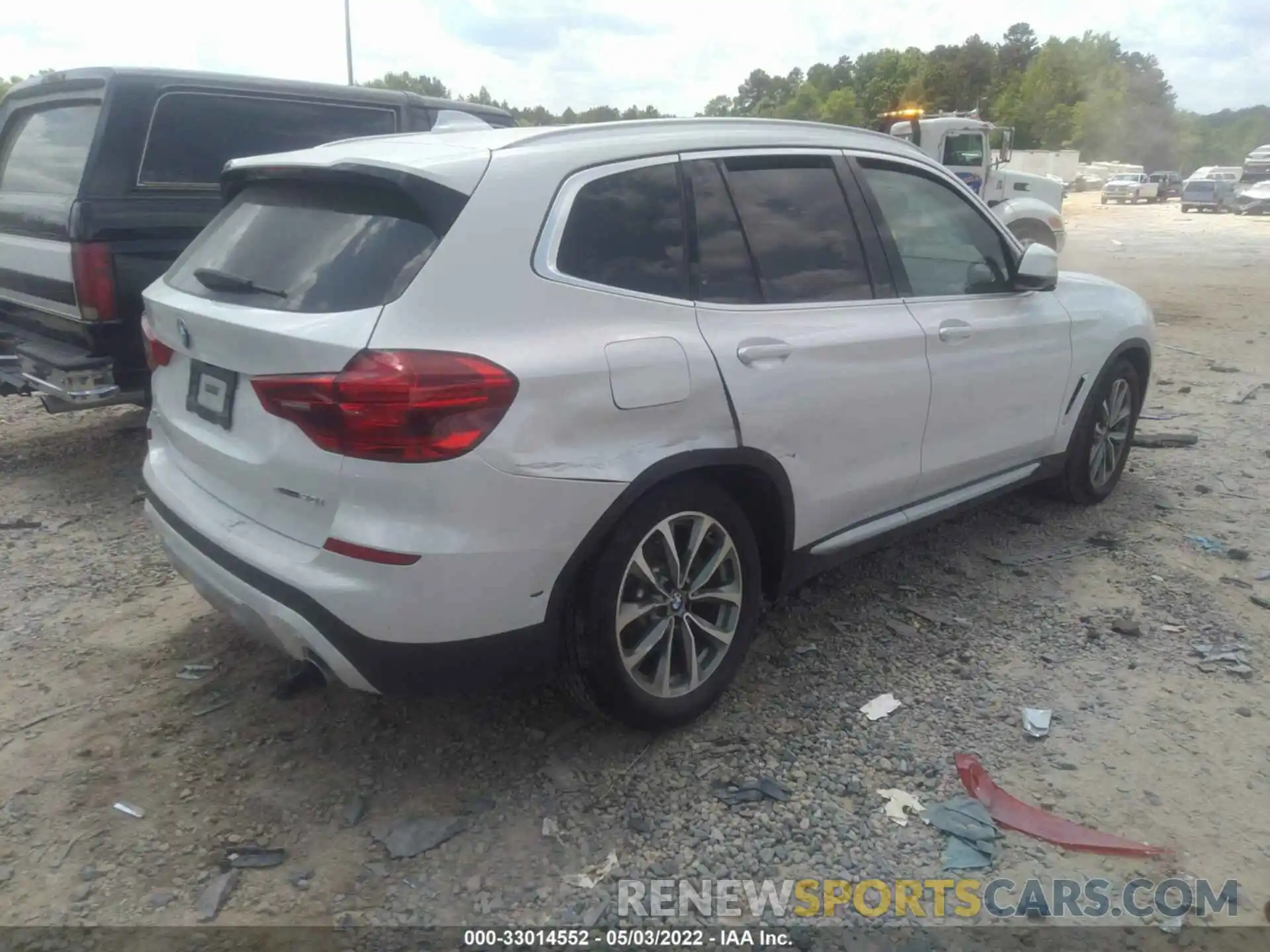 4 Photograph of a damaged car 5UXTR9C52KLP93977 BMW X3 2019