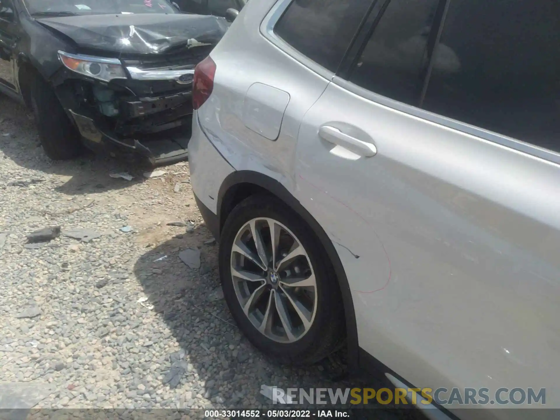 6 Photograph of a damaged car 5UXTR9C52KLP93977 BMW X3 2019