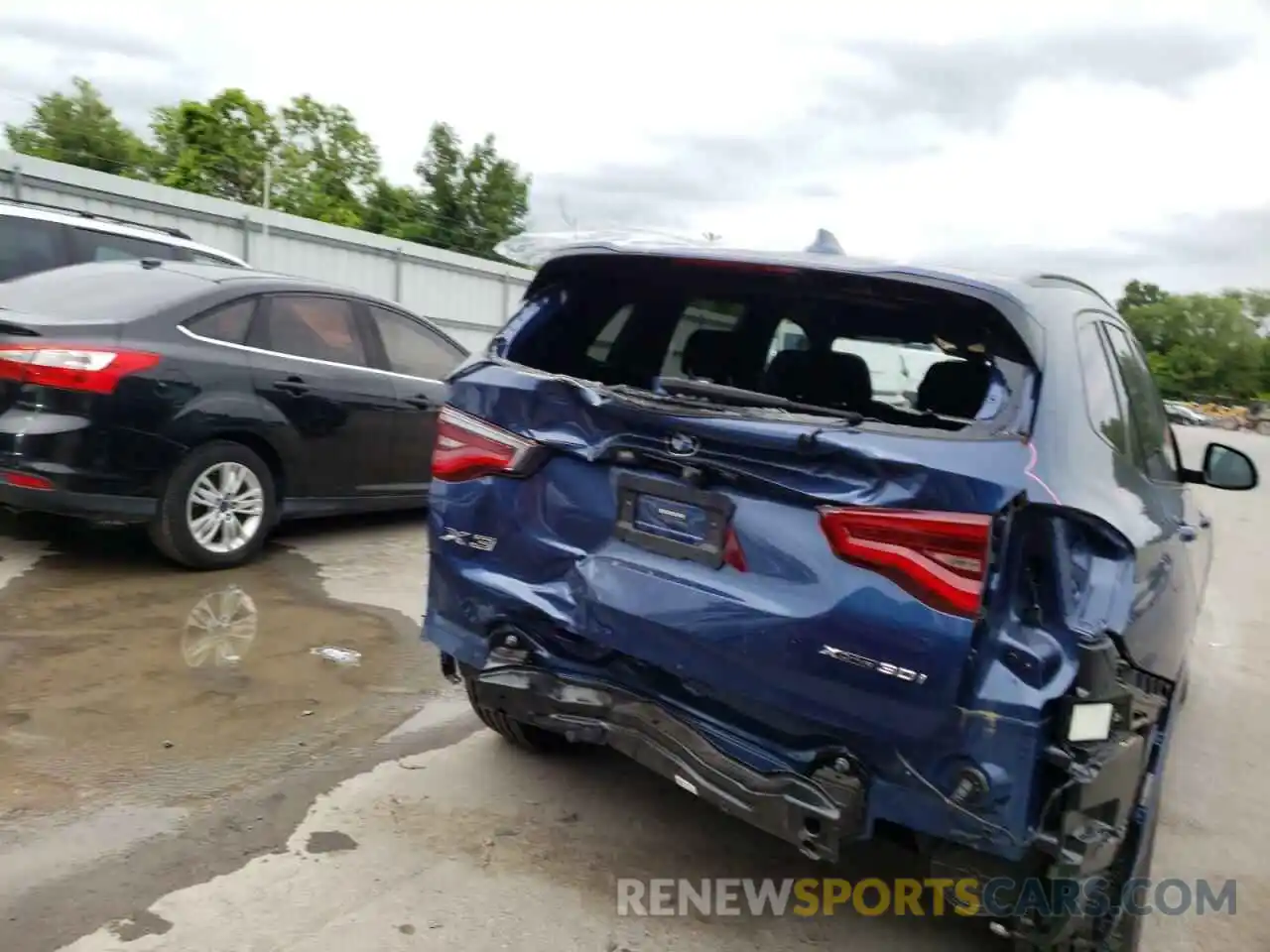 9 Photograph of a damaged car 5UXTR9C52KLR03197 BMW X3 2019