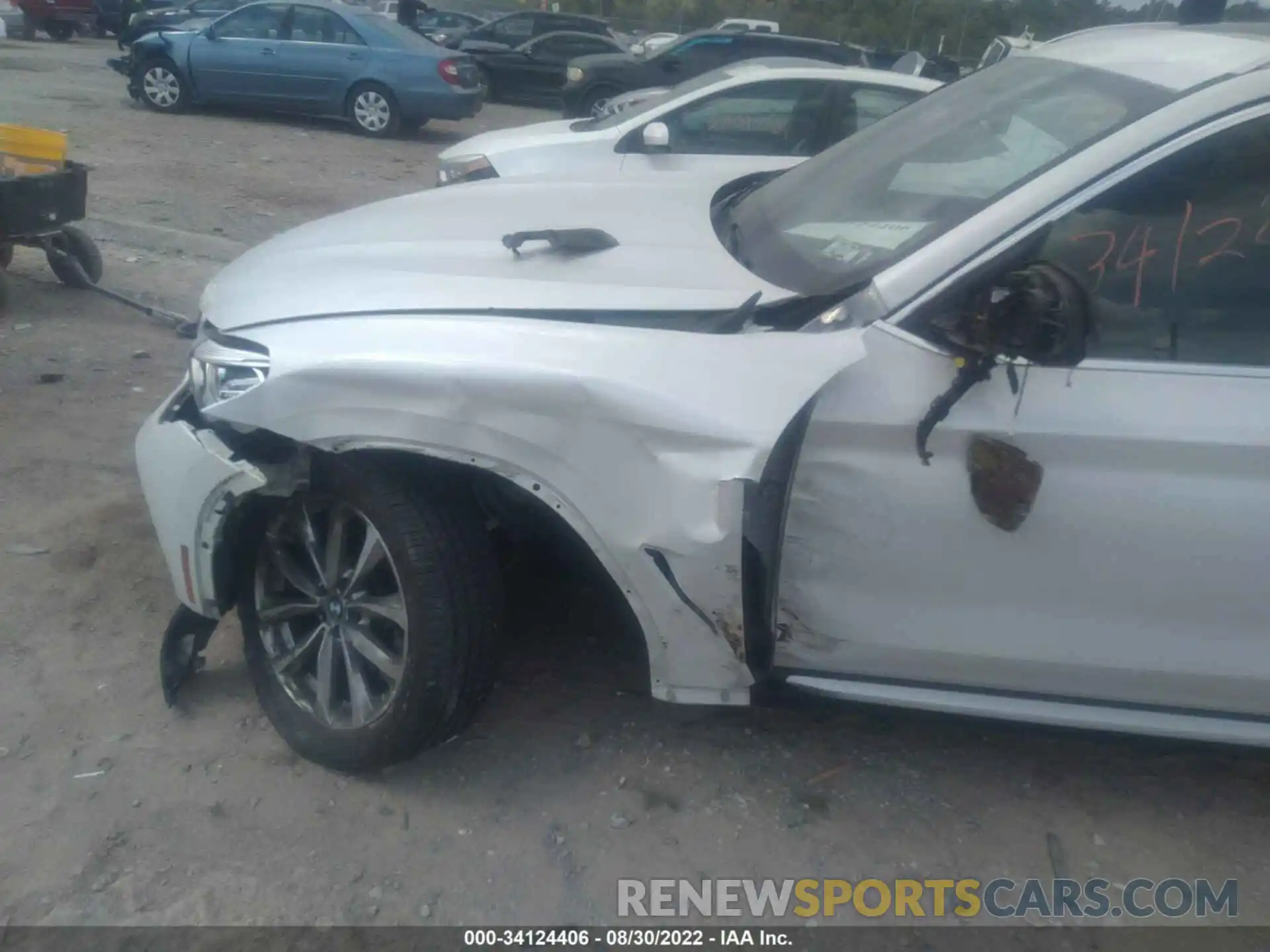 6 Photograph of a damaged car 5UXTR9C53KLE13886 BMW X3 2019