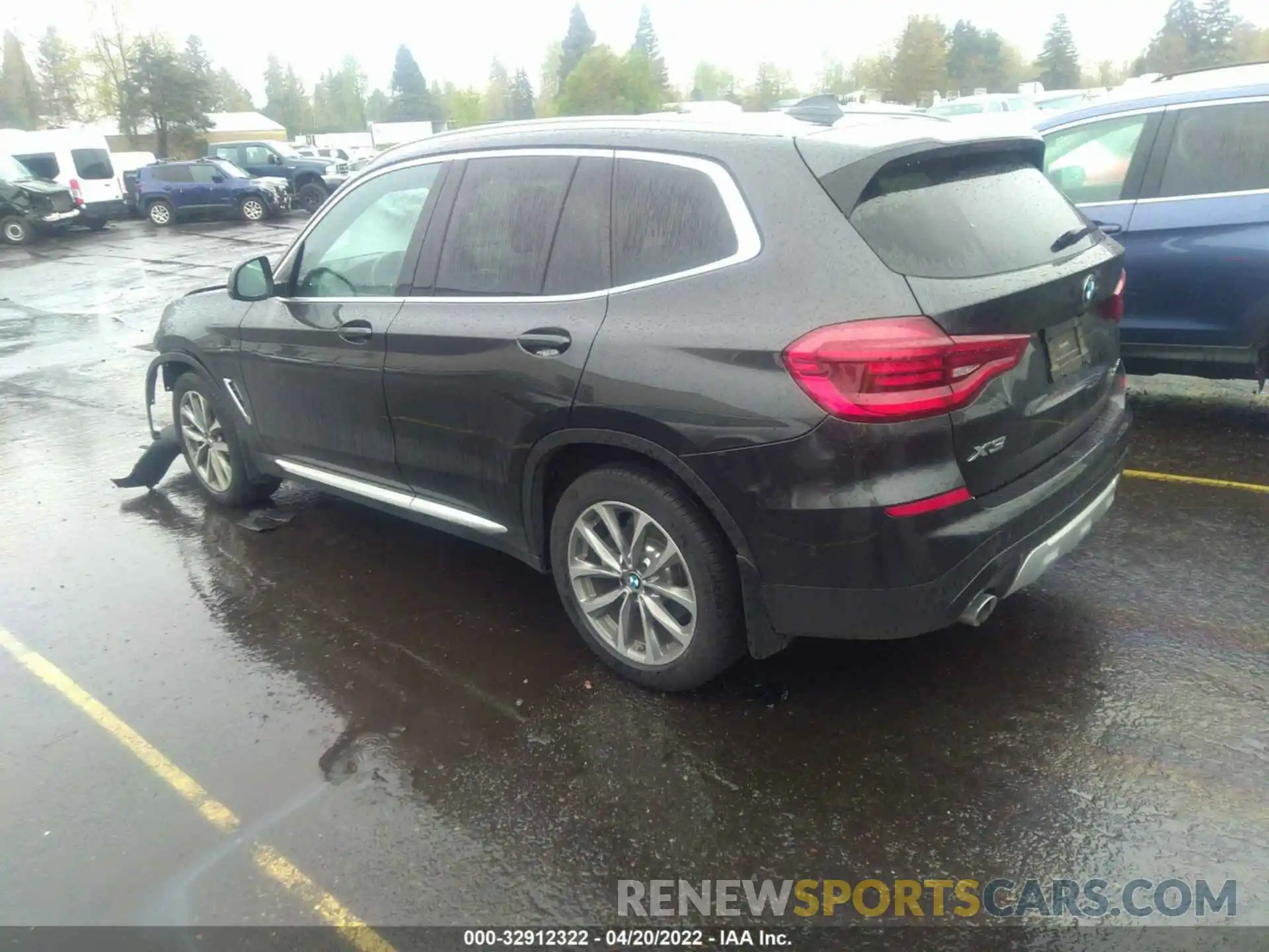 3 Photograph of a damaged car 5UXTR9C53KLP91381 BMW X3 2019