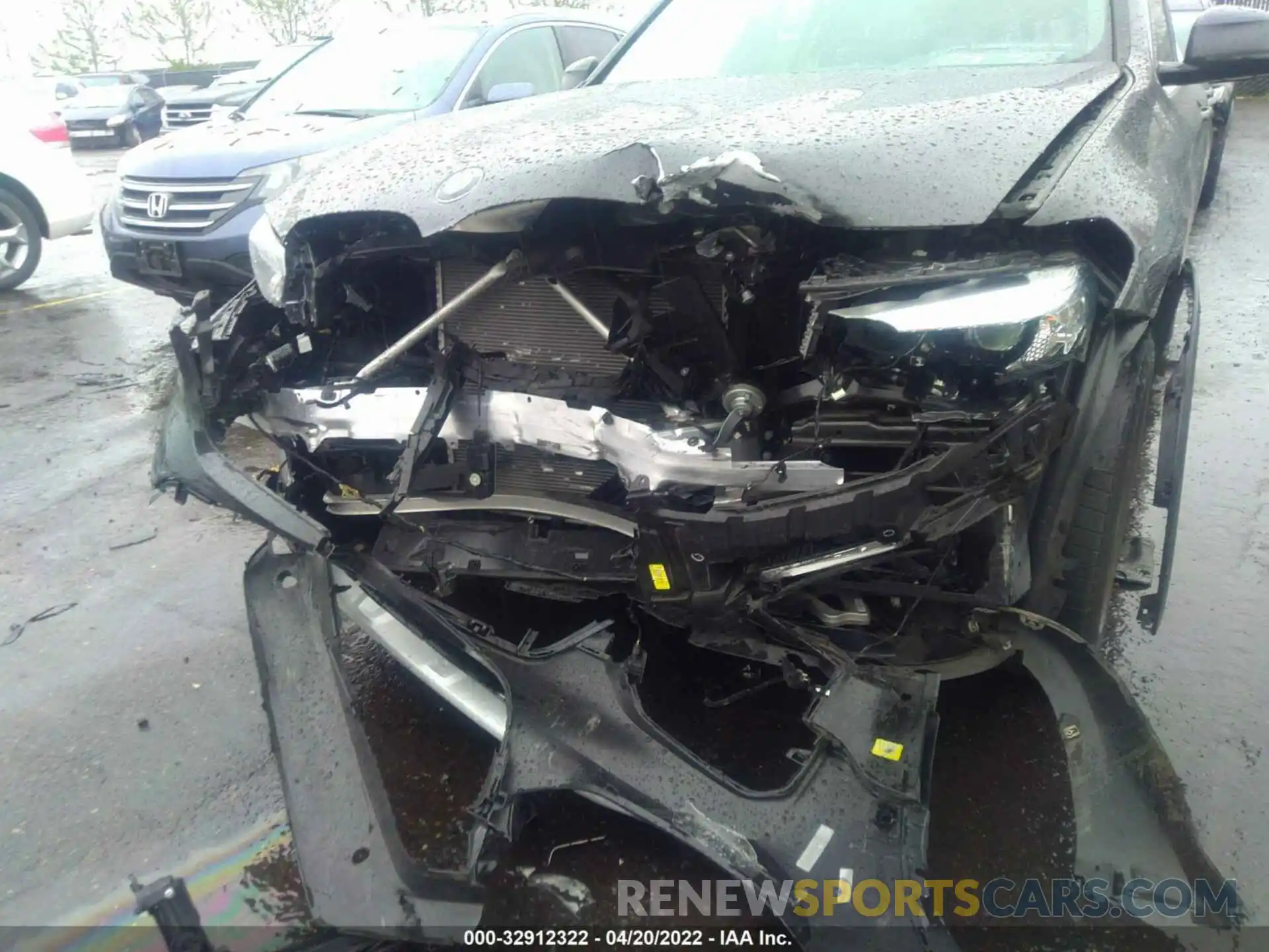 6 Photograph of a damaged car 5UXTR9C53KLP91381 BMW X3 2019