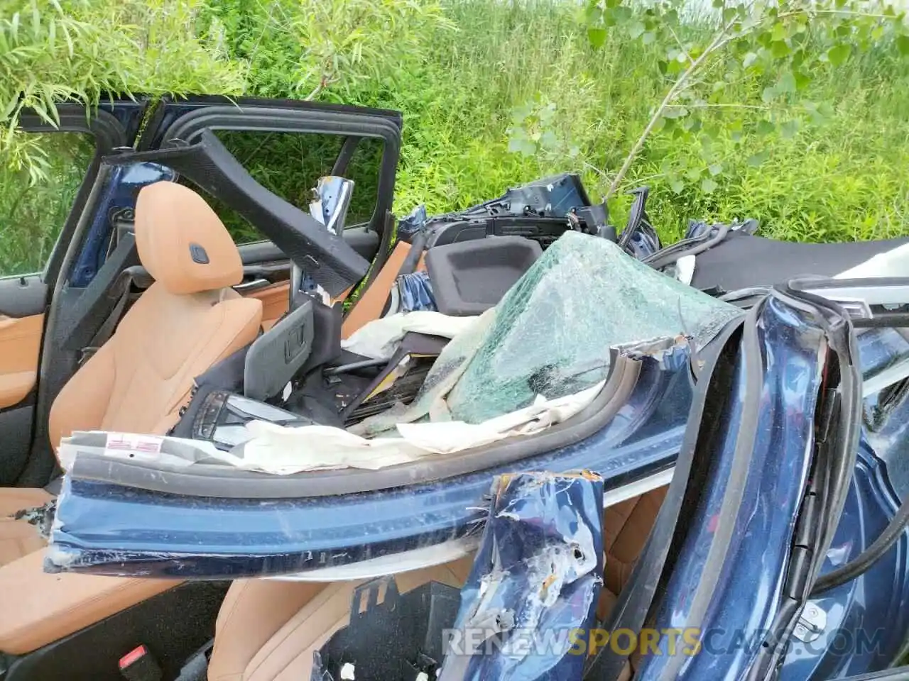 6 Photograph of a damaged car 5UXTR9C53KLP97813 BMW X3 2019