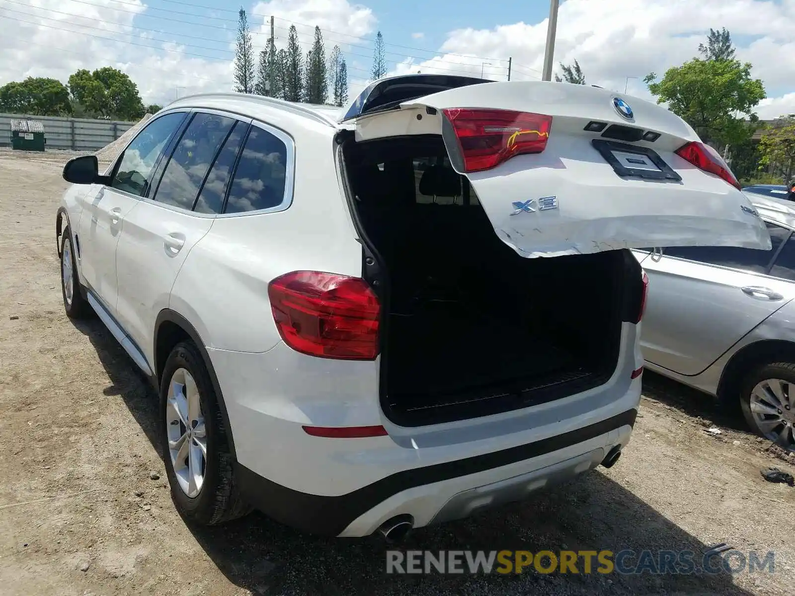 3 Photograph of a damaged car 5UXTR9C54KLD90358 BMW X3 2019