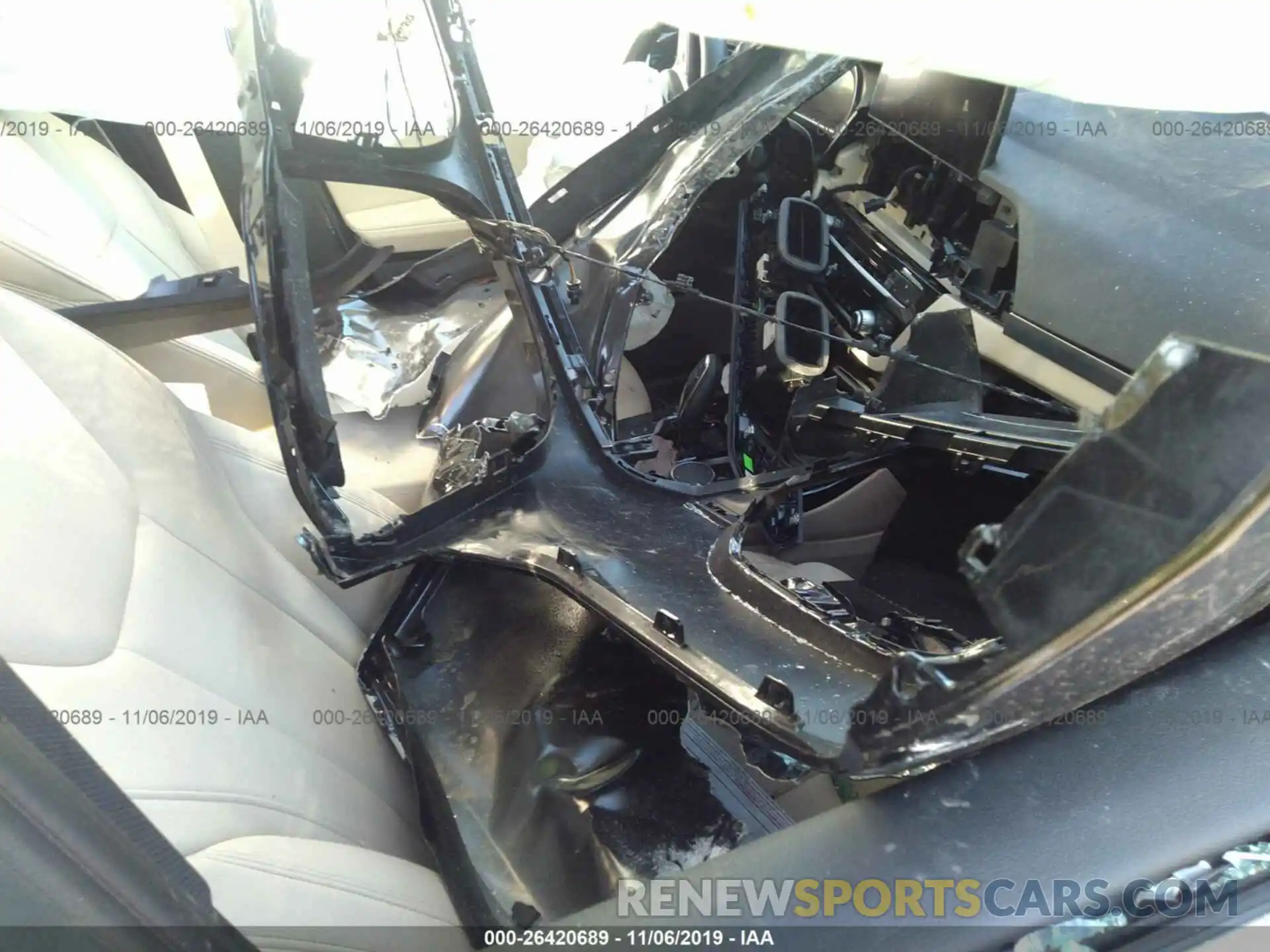 5 Photograph of a damaged car 5UXTR9C54KLE11533 BMW X3 2019