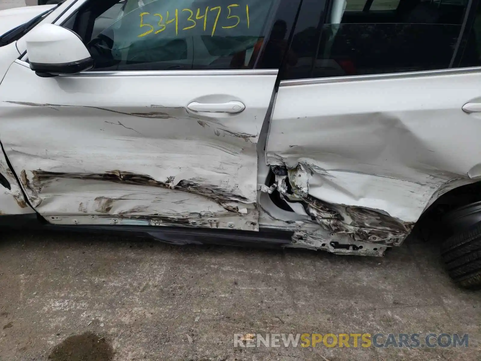 10 Photograph of a damaged car 5UXTR9C54KLE18353 BMW X3 2019