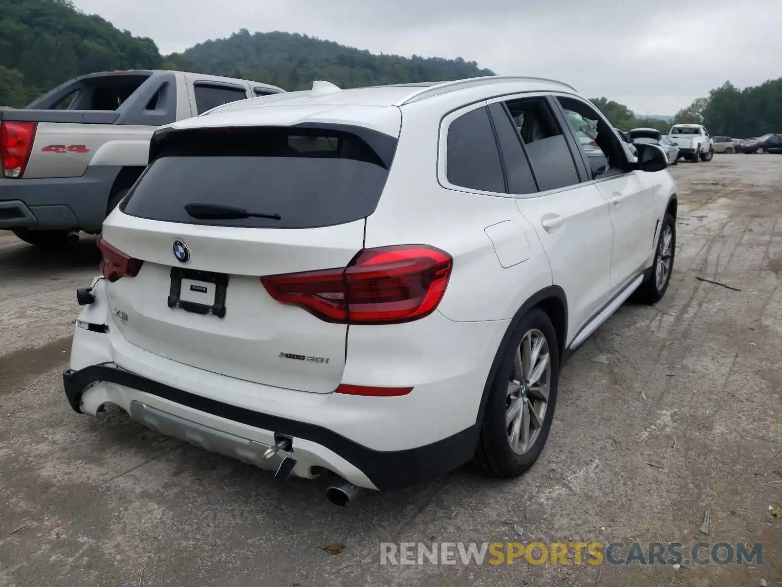 4 Фотография поврежденного автомобиля 5UXTR9C54KLE18353 BMW X3 2019