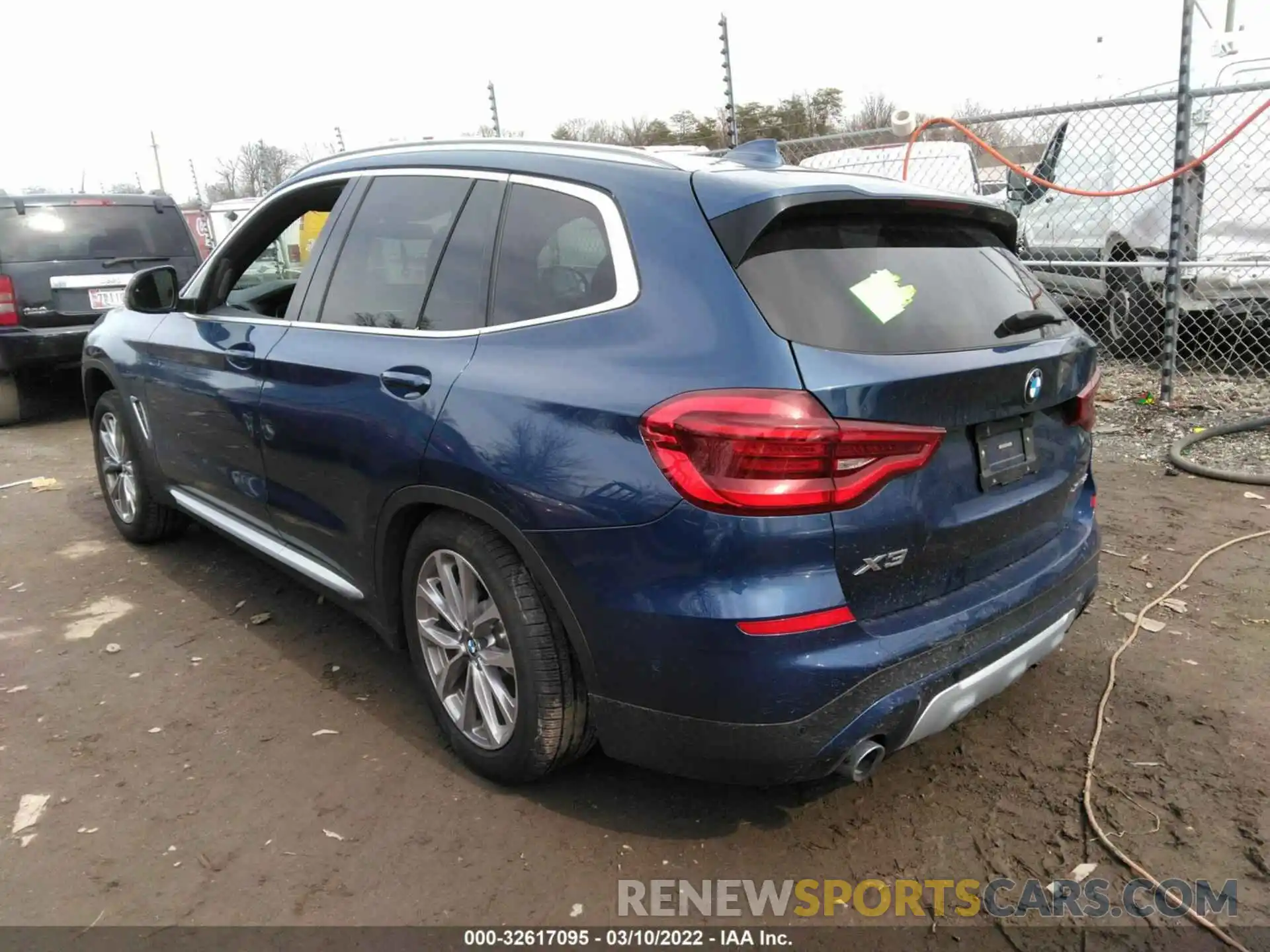 3 Photograph of a damaged car 5UXTR9C54KLE18739 BMW X3 2019