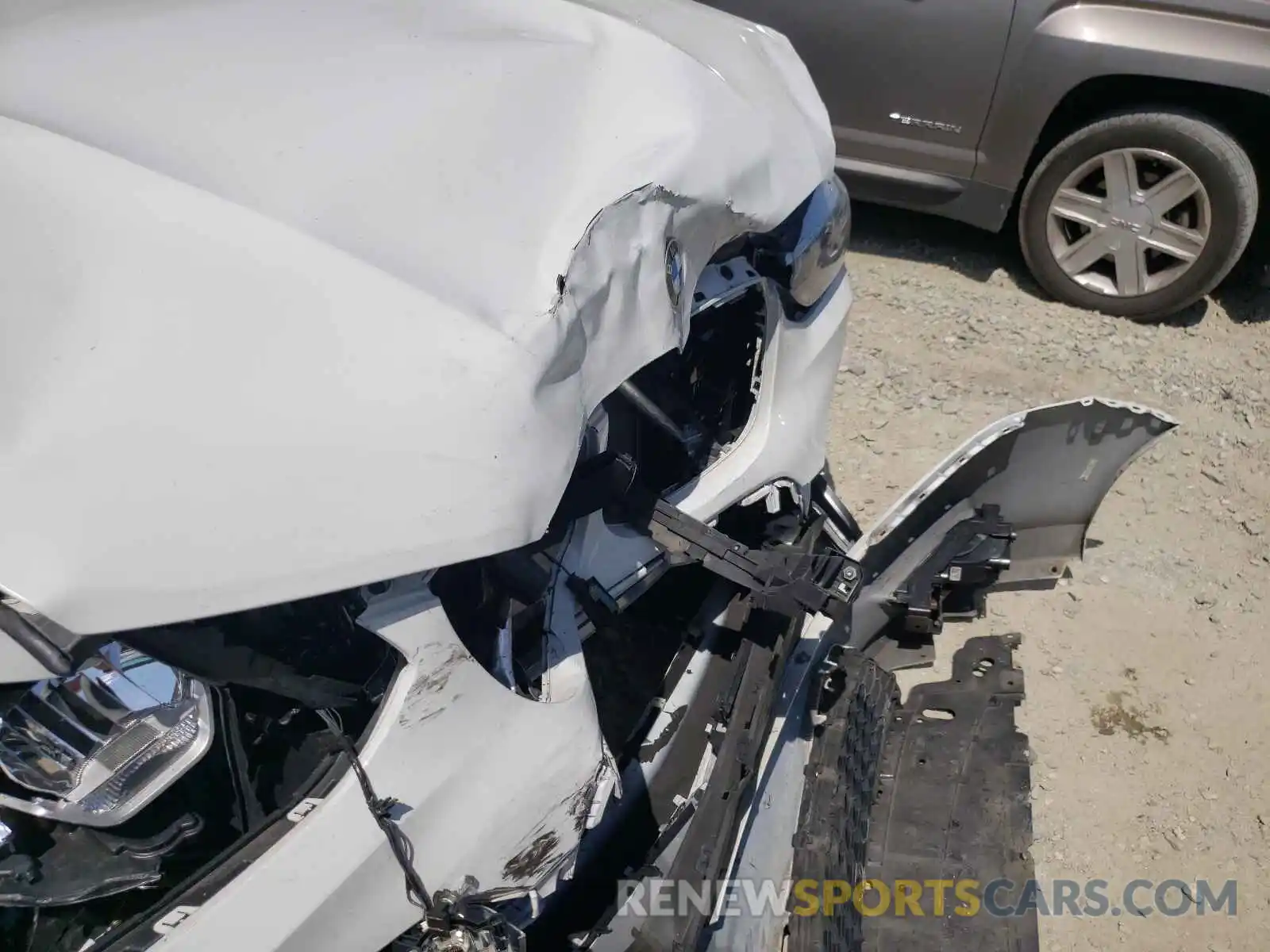 9 Photograph of a damaged car 5UXTR9C54KLE20541 BMW X3 2019