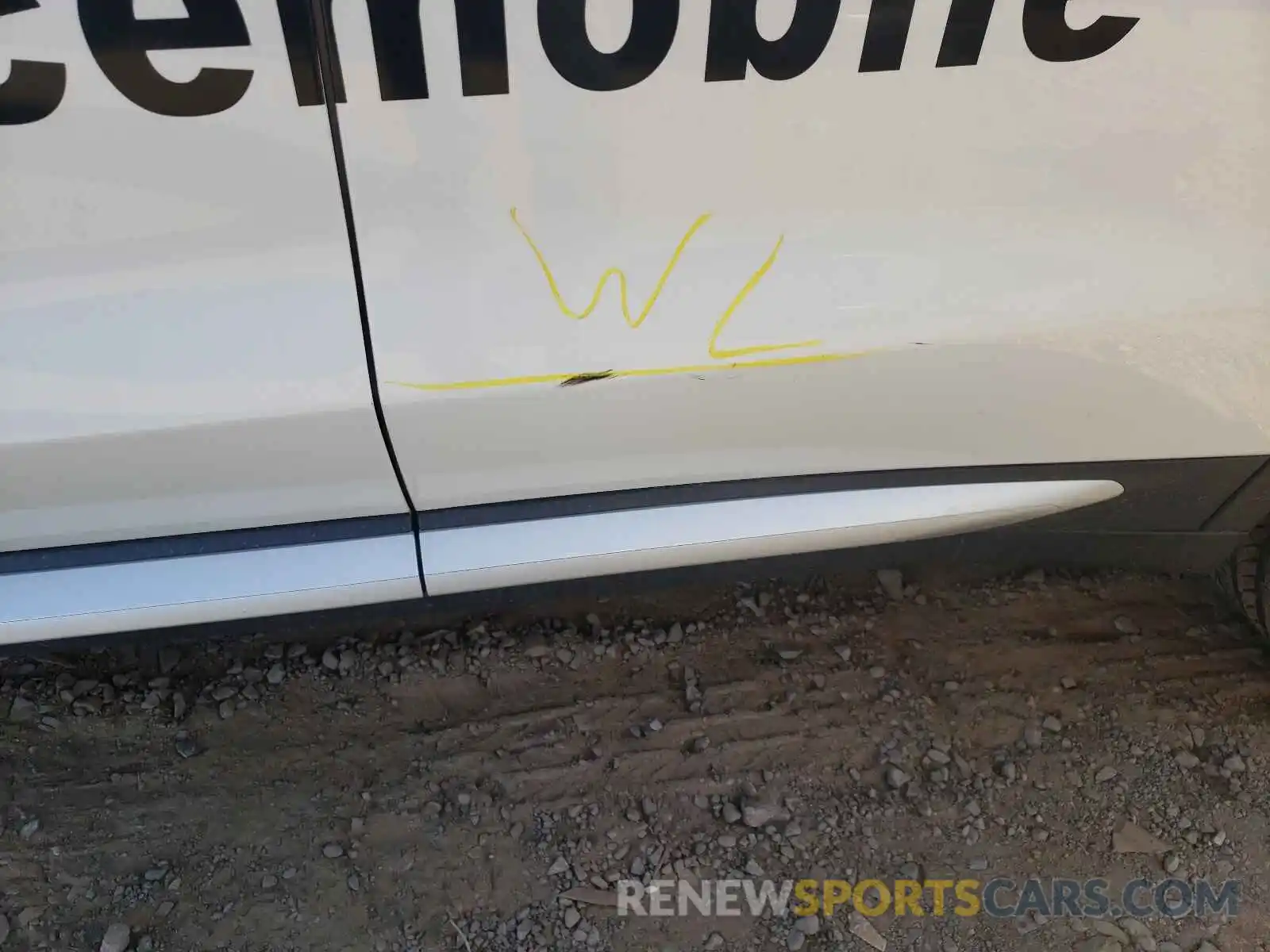 9 Photograph of a damaged car 5UXTR9C54KLP87162 BMW X3 2019