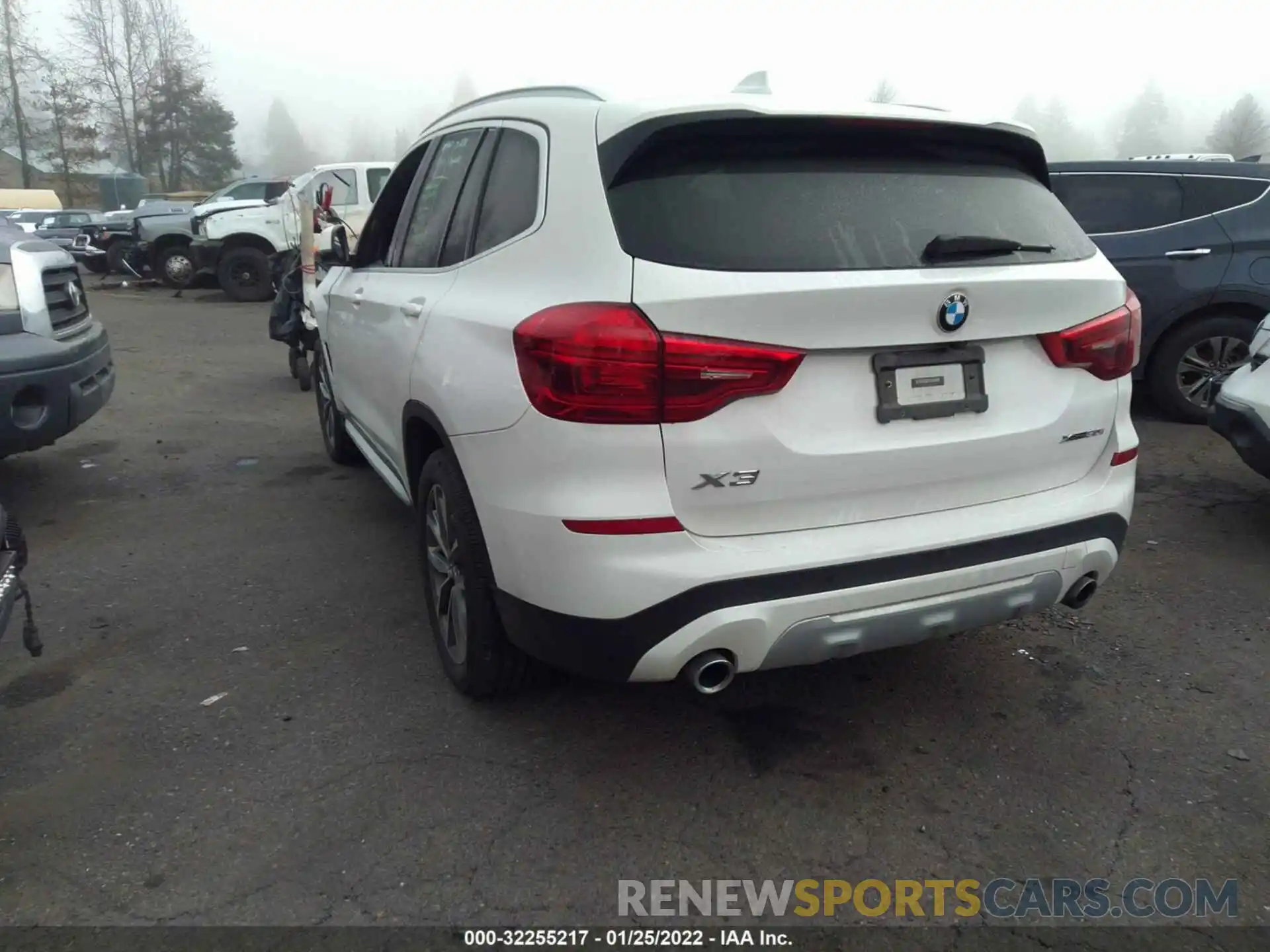 3 Photograph of a damaged car 5UXTR9C54KLP90174 BMW X3 2019