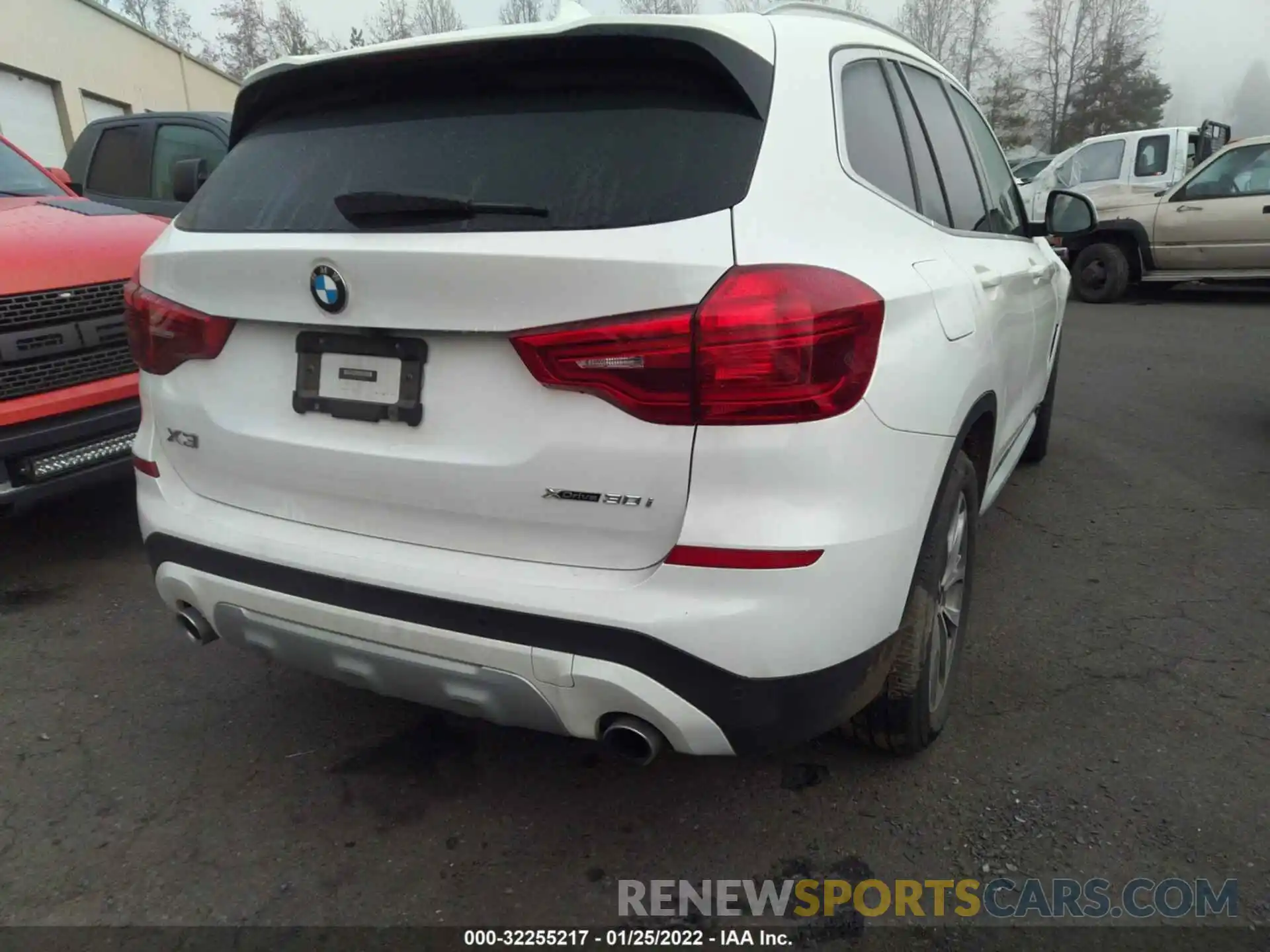 4 Photograph of a damaged car 5UXTR9C54KLP90174 BMW X3 2019