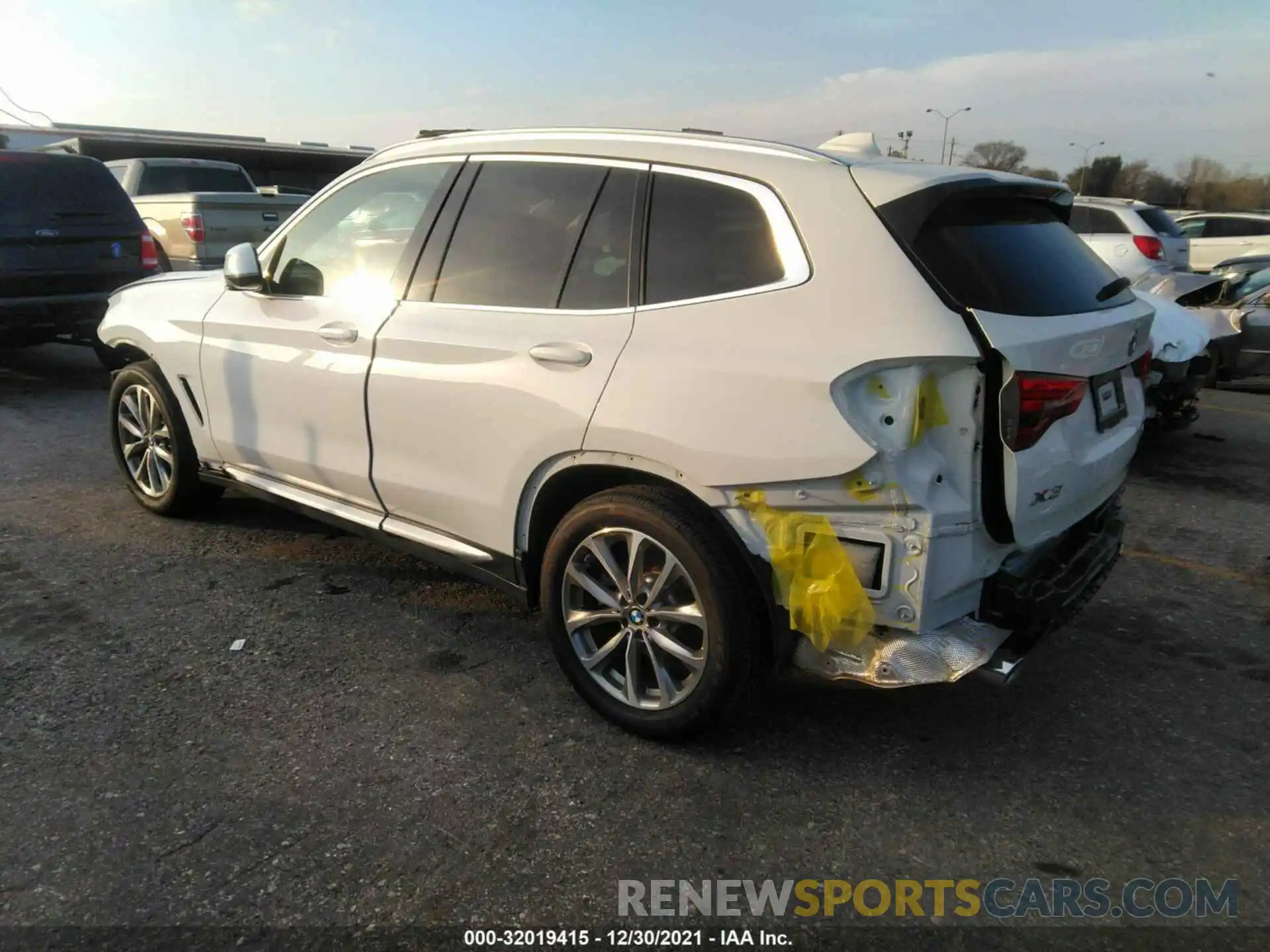 3 Photograph of a damaged car 5UXTR9C54KLP91891 BMW X3 2019