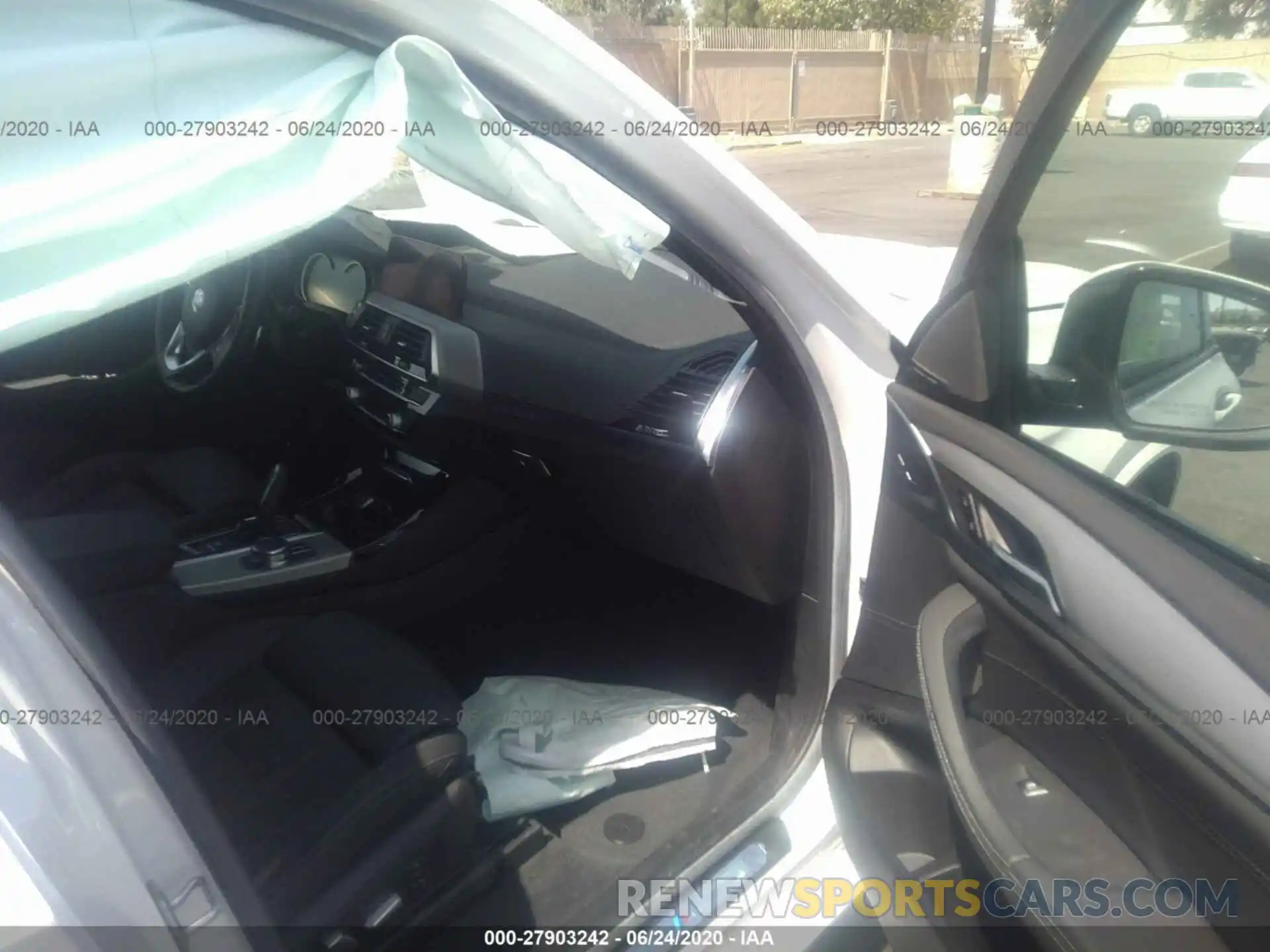 5 Photograph of a damaged car 5UXTR9C54KLR07381 BMW X3 2019