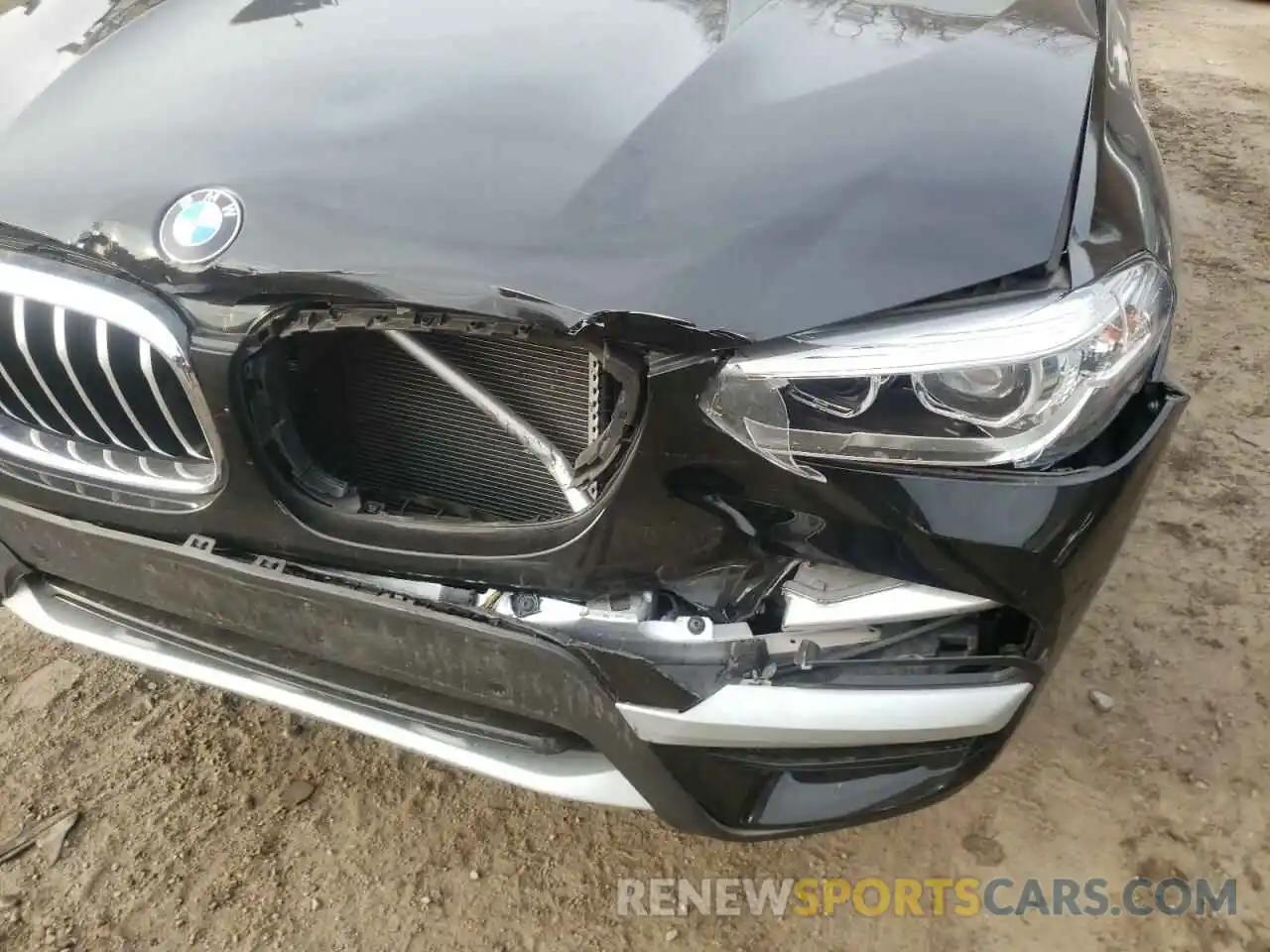 9 Photograph of a damaged car 5UXTR9C55KLD96332 BMW X3 2019