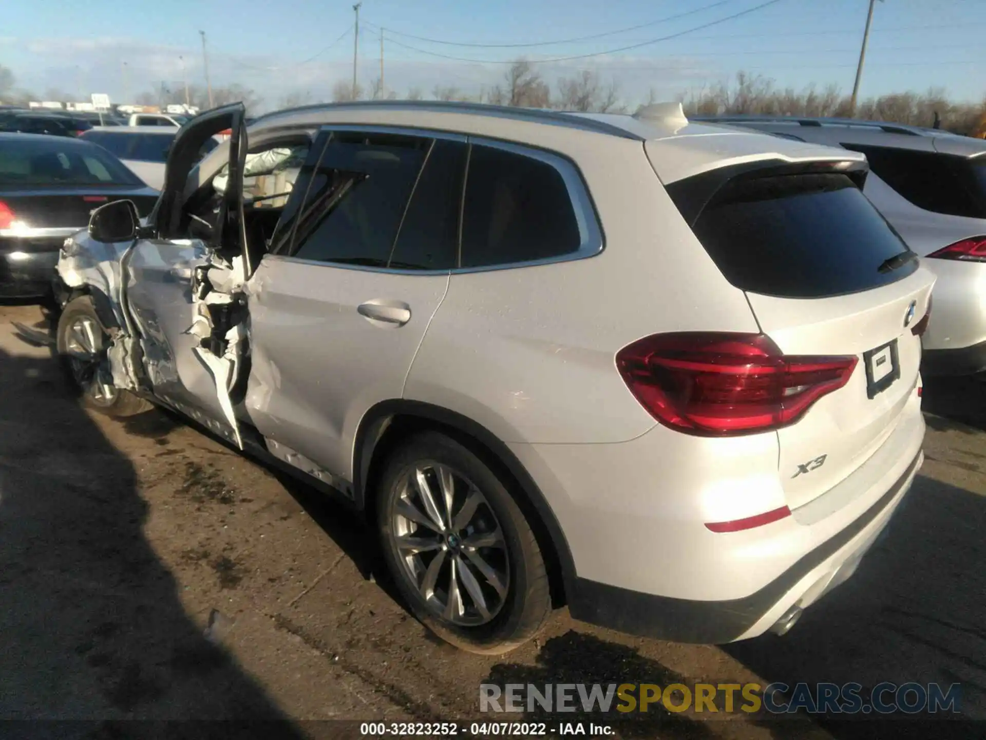 3 Photograph of a damaged car 5UXTR9C55KLD96847 BMW X3 2019