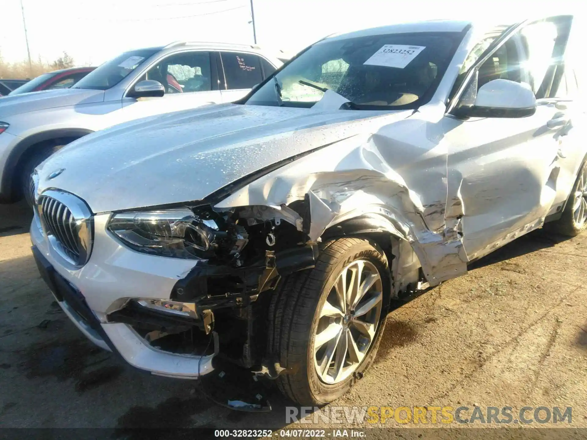 6 Photograph of a damaged car 5UXTR9C55KLD96847 BMW X3 2019