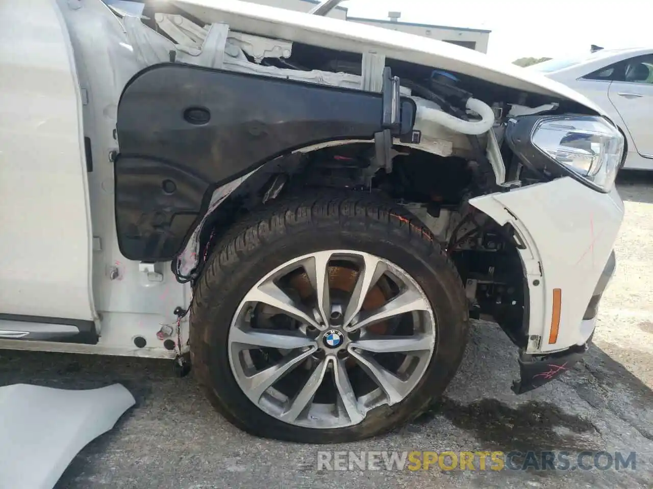 9 Photograph of a damaged car 5UXTR9C55KLD97707 BMW X3 2019