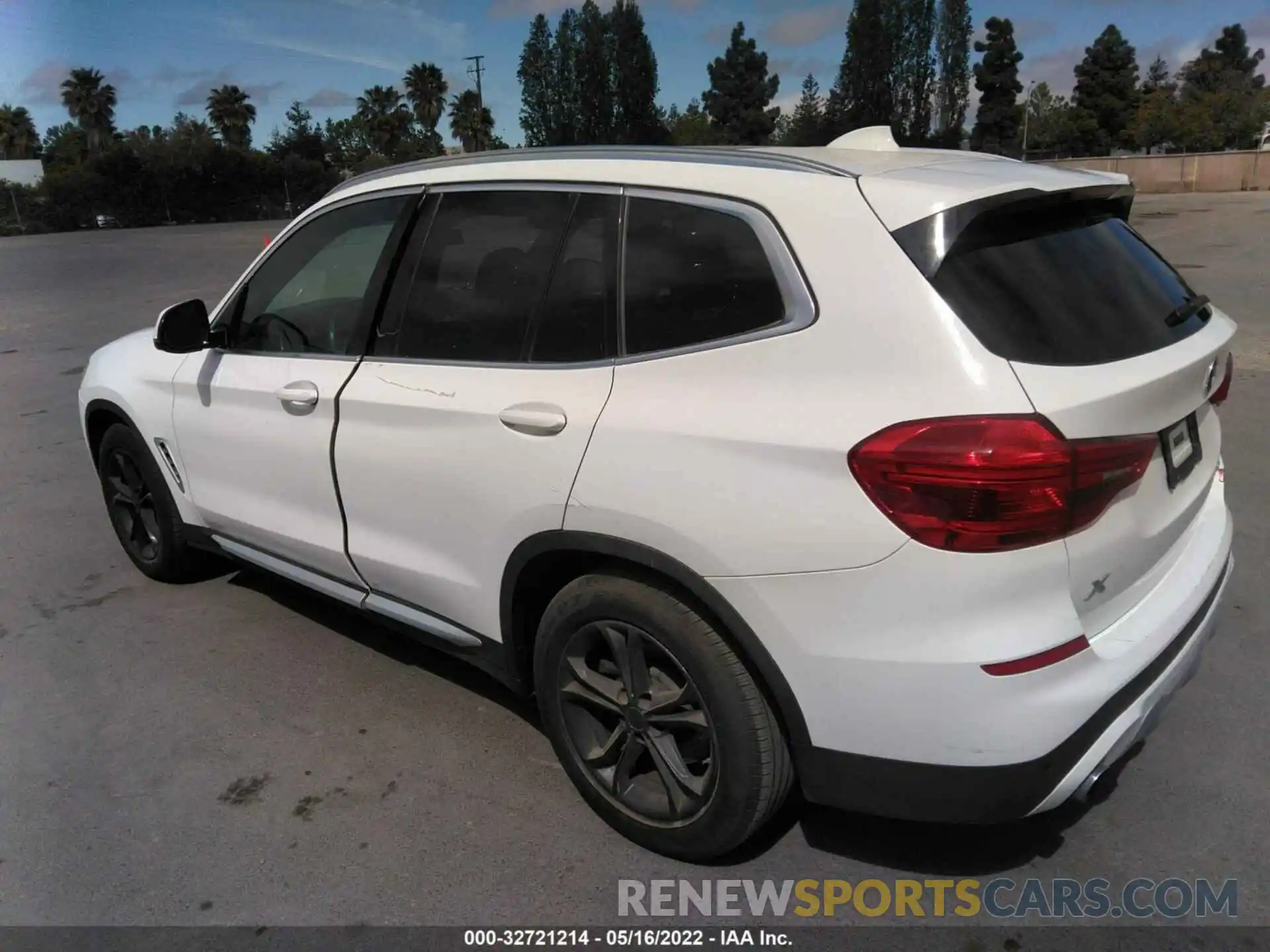 3 Photograph of a damaged car 5UXTR9C55KLE16966 BMW X3 2019