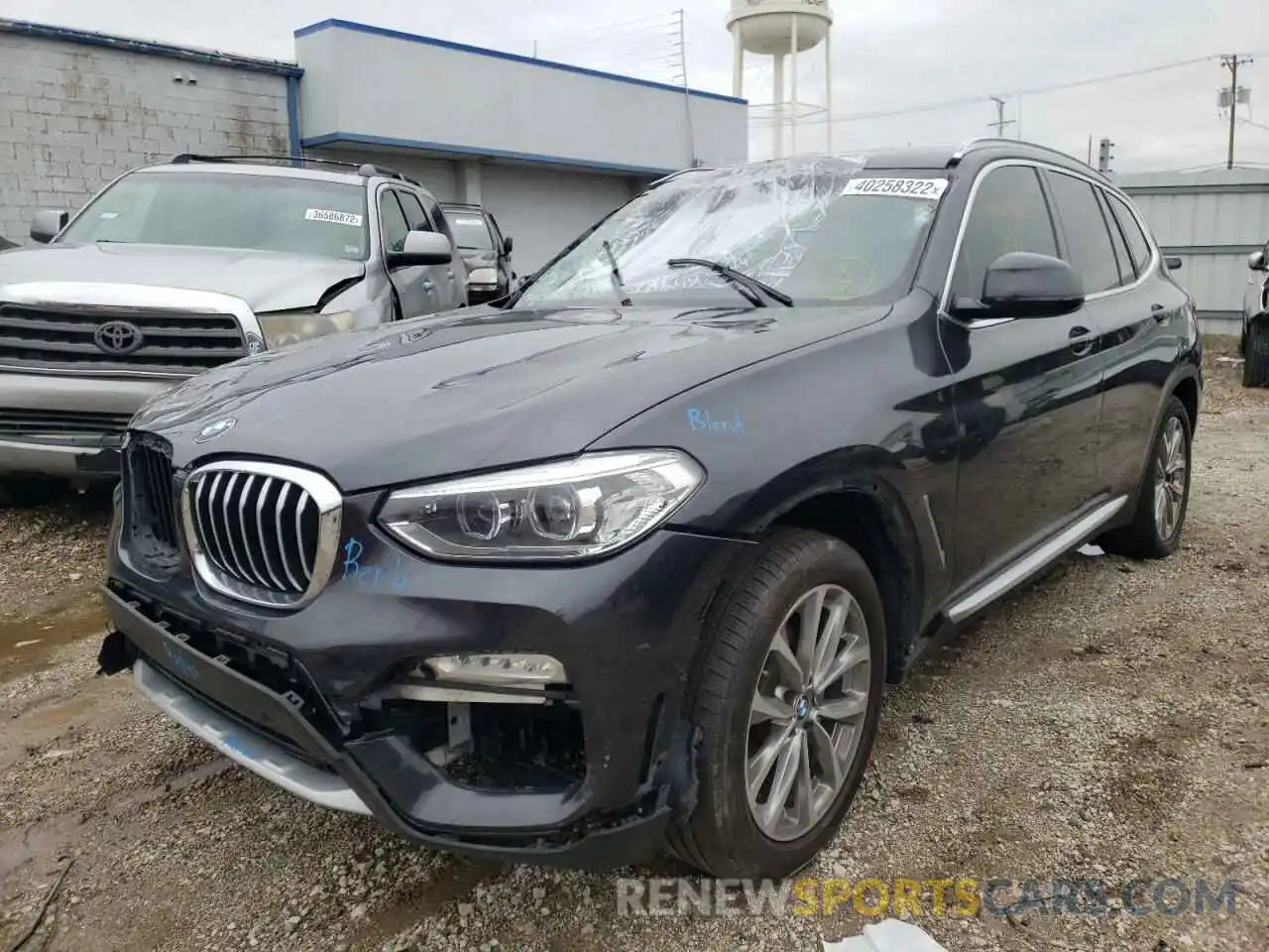 2 Фотография поврежденного автомобиля 5UXTR9C55KLE20743 BMW X3 2019