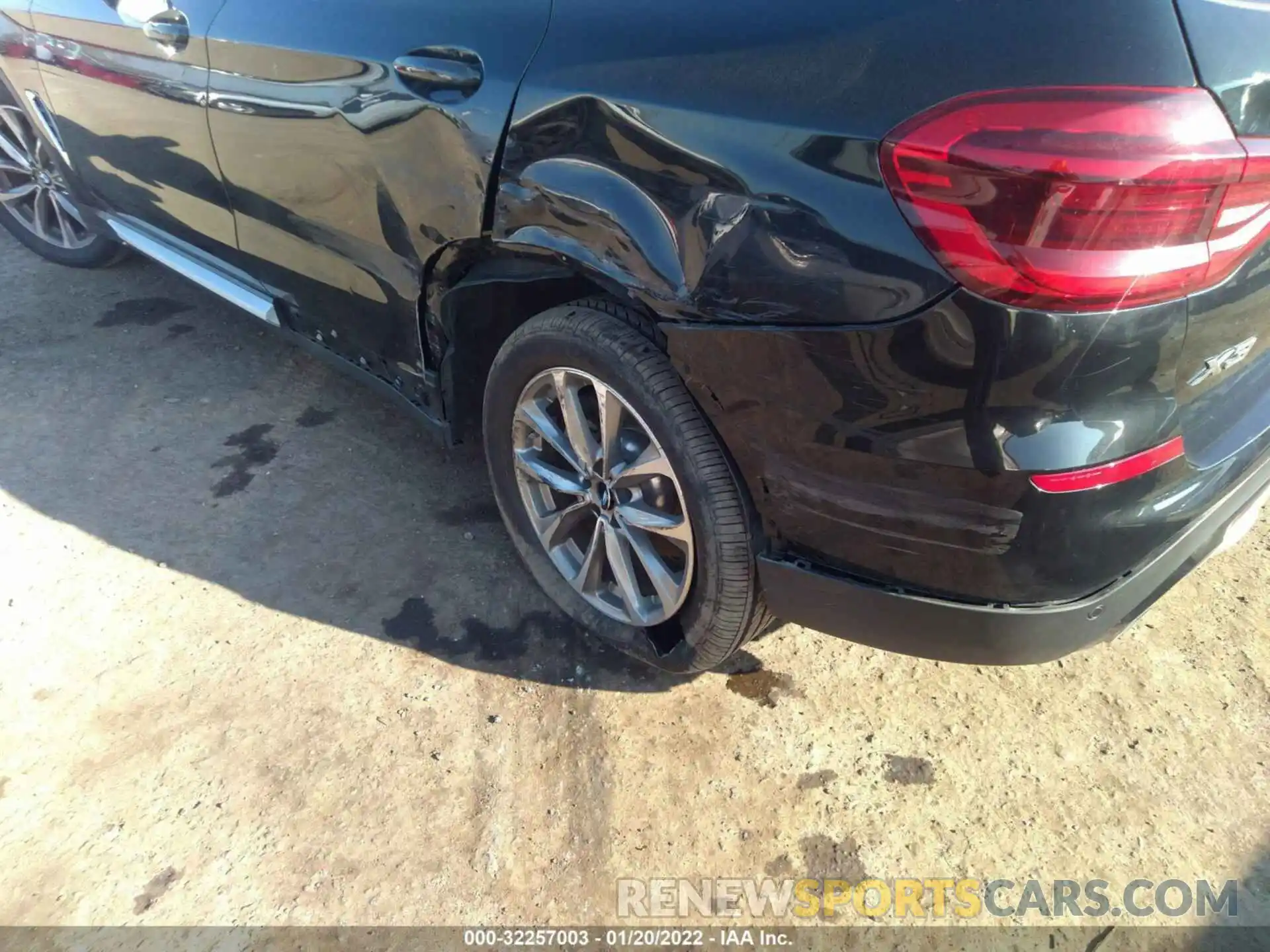 6 Photograph of a damaged car 5UXTR9C55KLP81502 BMW X3 2019