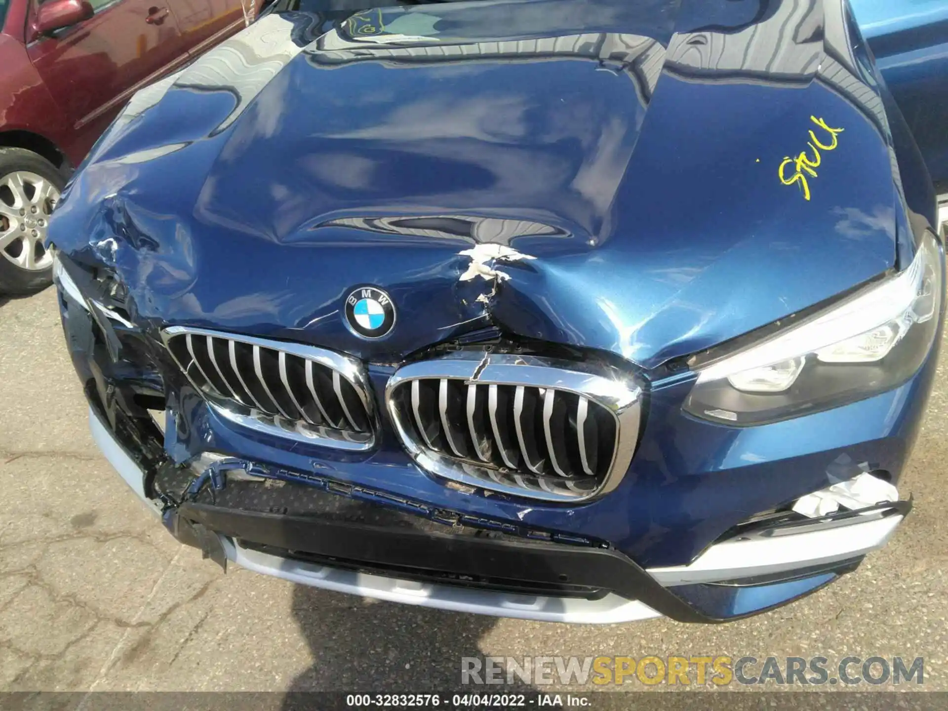 10 Photograph of a damaged car 5UXTR9C56KLD97991 BMW X3 2019