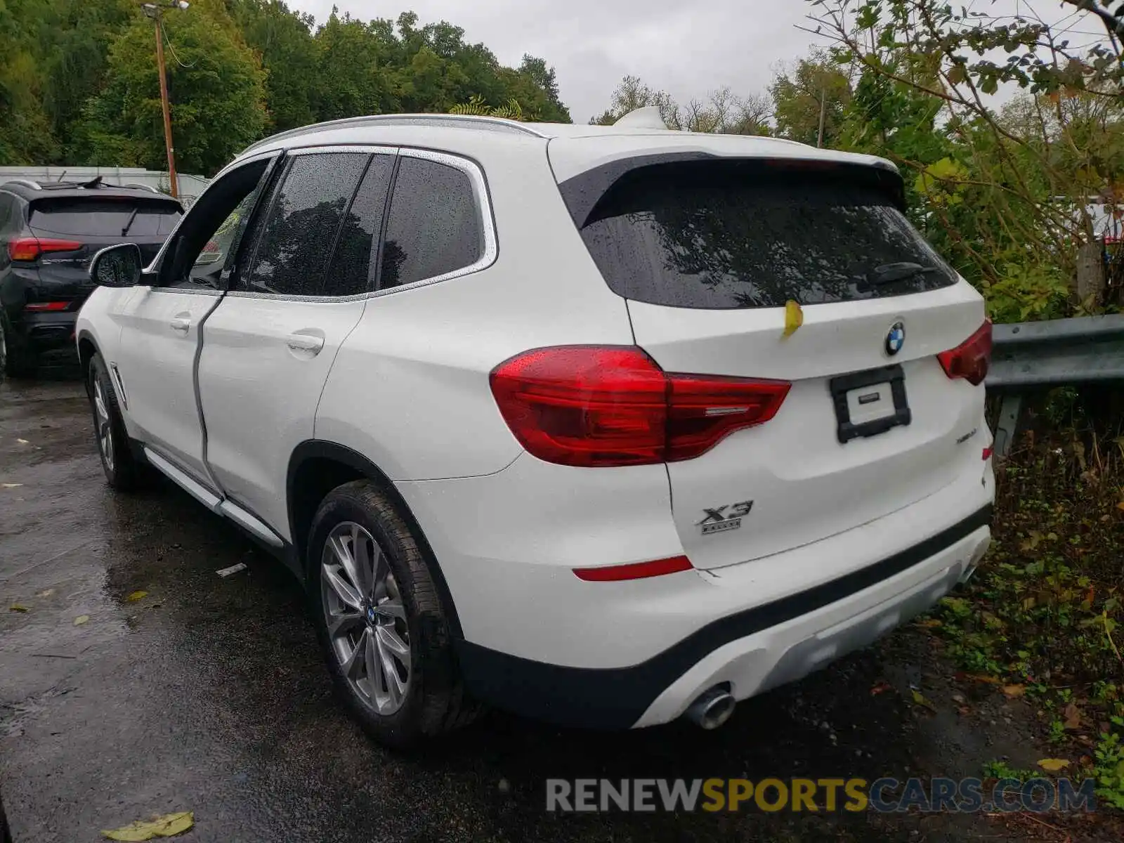 3 Photograph of a damaged car 5UXTR9C56KLP77989 BMW X3 2019