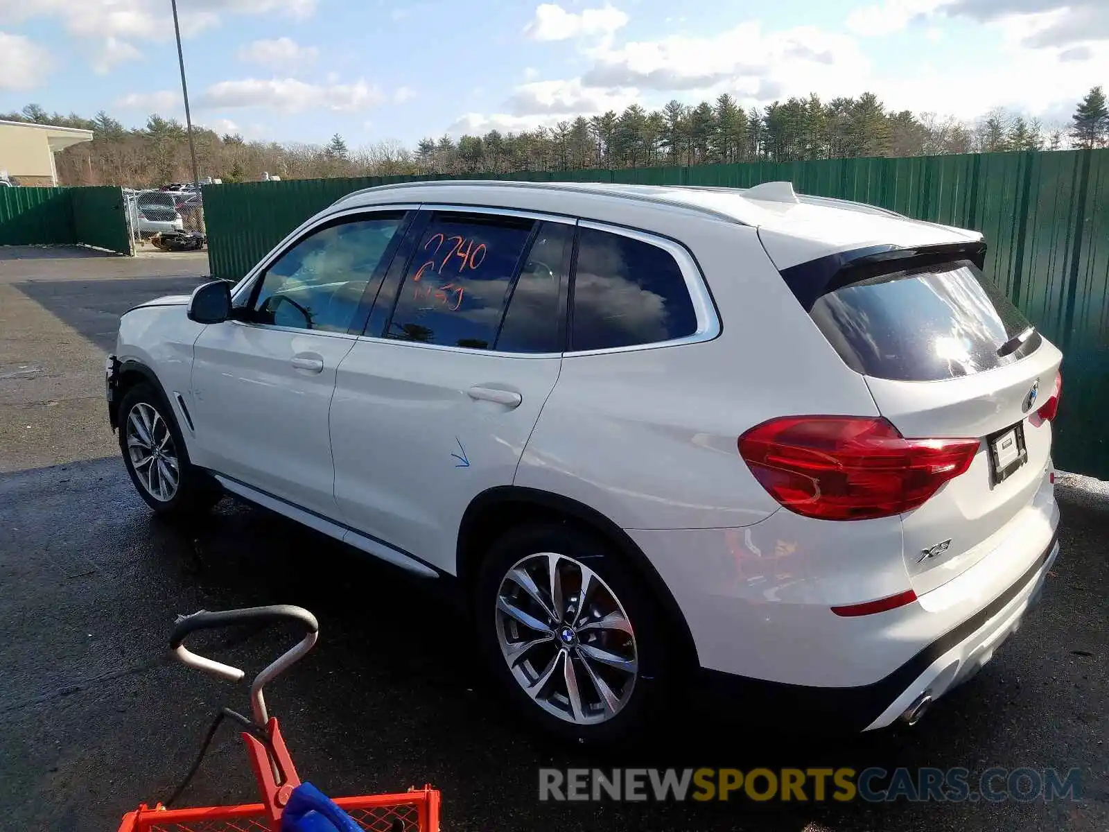 3 Photograph of a damaged car 5UXTR9C56KLP86398 BMW X3 2019